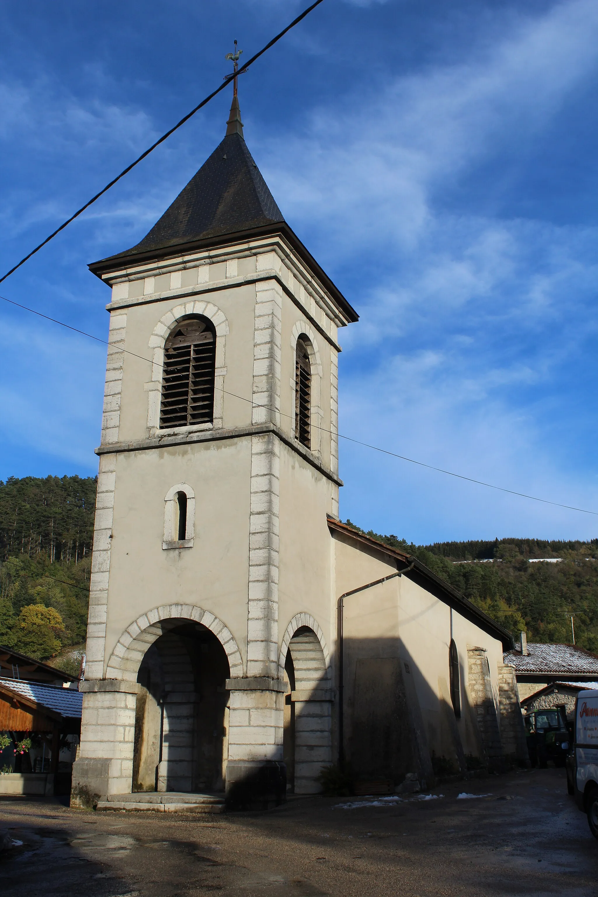 Photo showing: Église Saint-Alban de Challes-la-Montagne.