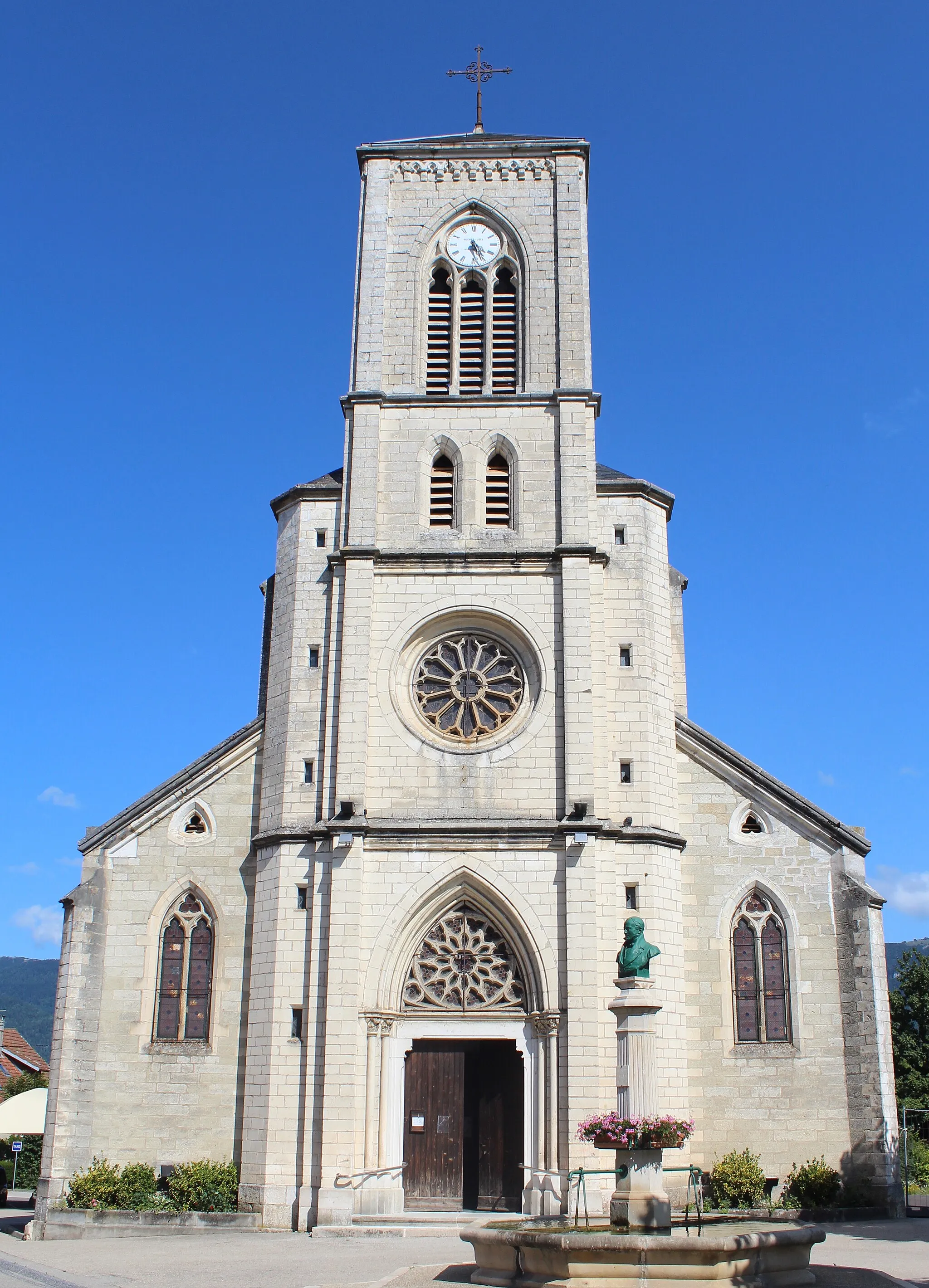 Photo showing: Église Saint-Symphorien de Champagne-en-Valromey.