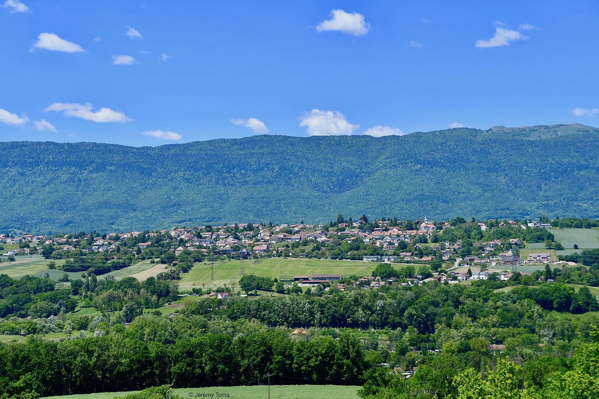 Photo showing: Le village de Challex vue depuis Avully (GE).