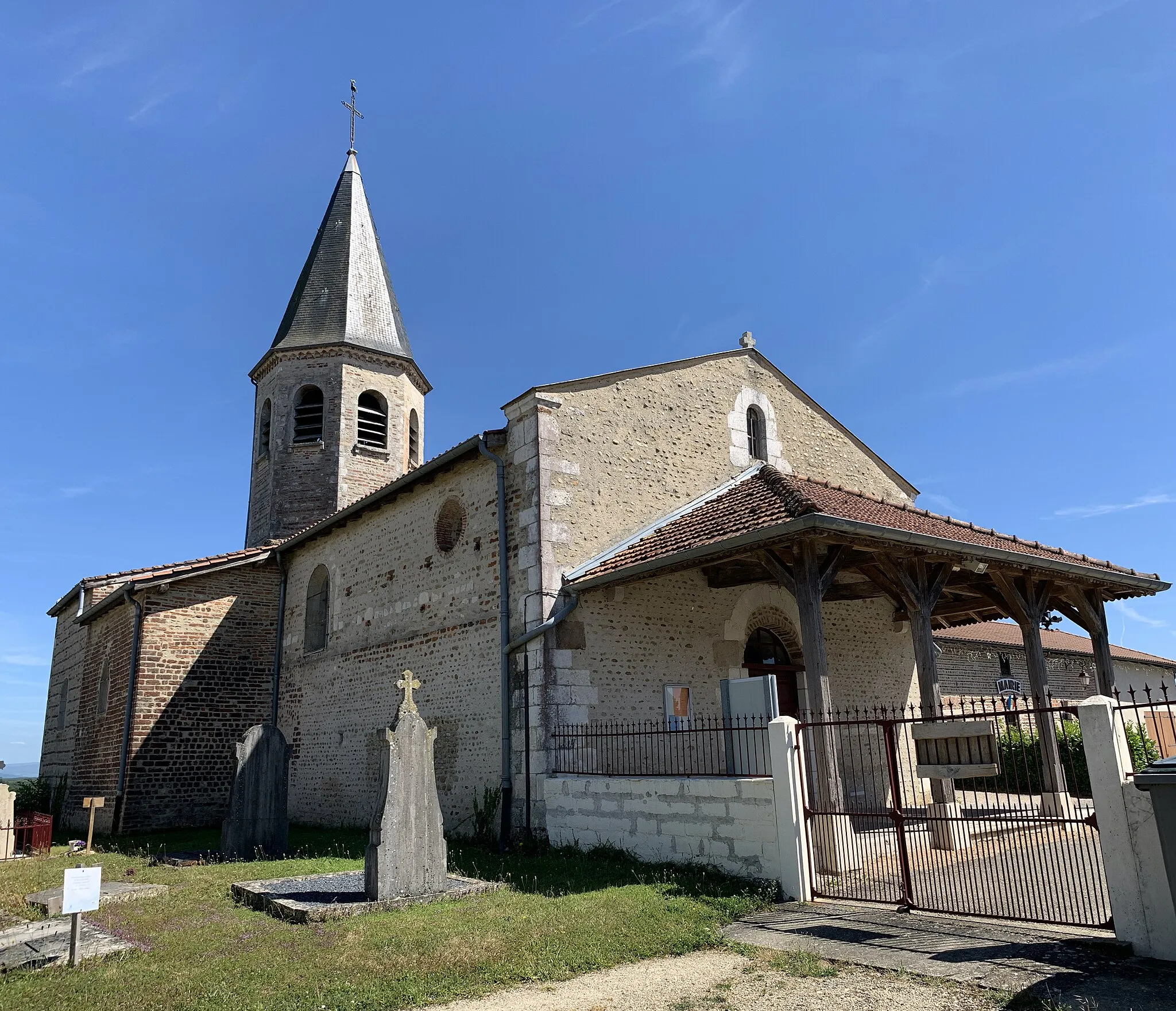 Photo showing: Église Saint-Martin de Chanoz-Châtenay.