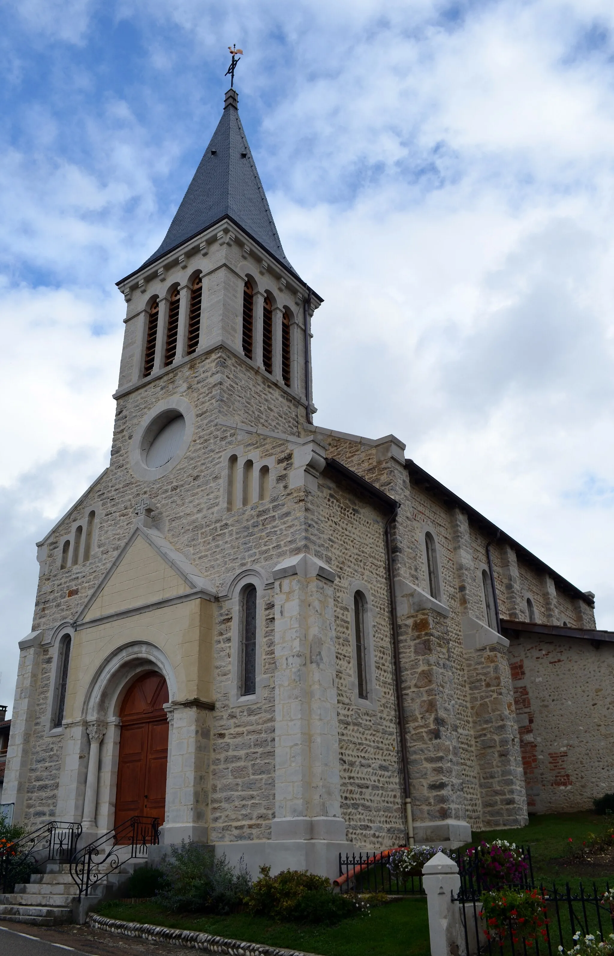 Photo showing: Church of Chatenay (Ain).