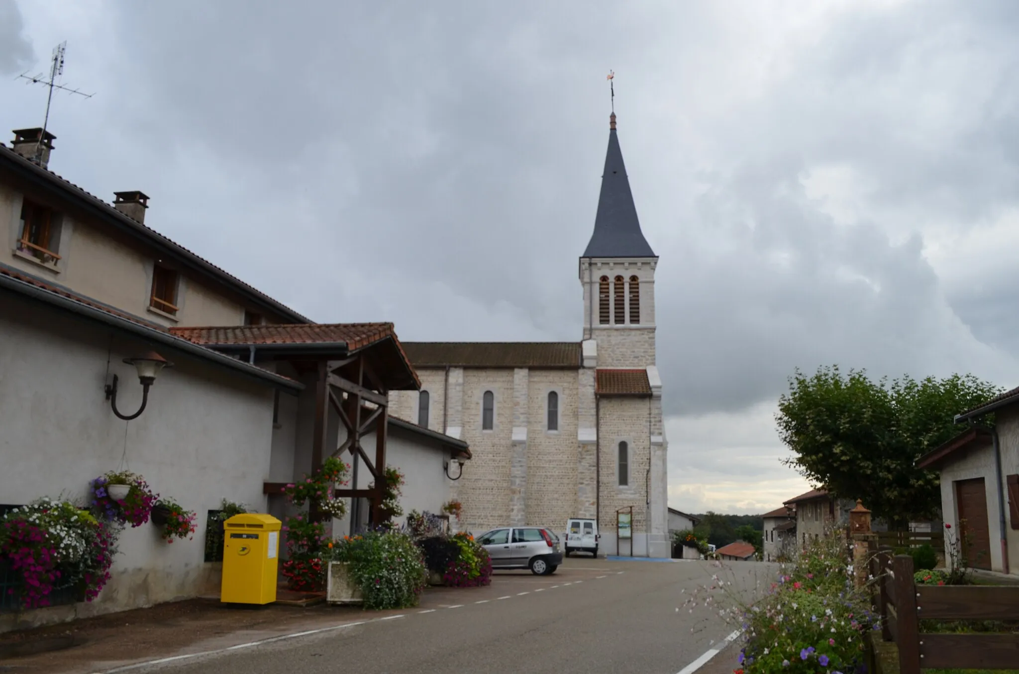 Photo showing: Church of Chatenay (Ain).