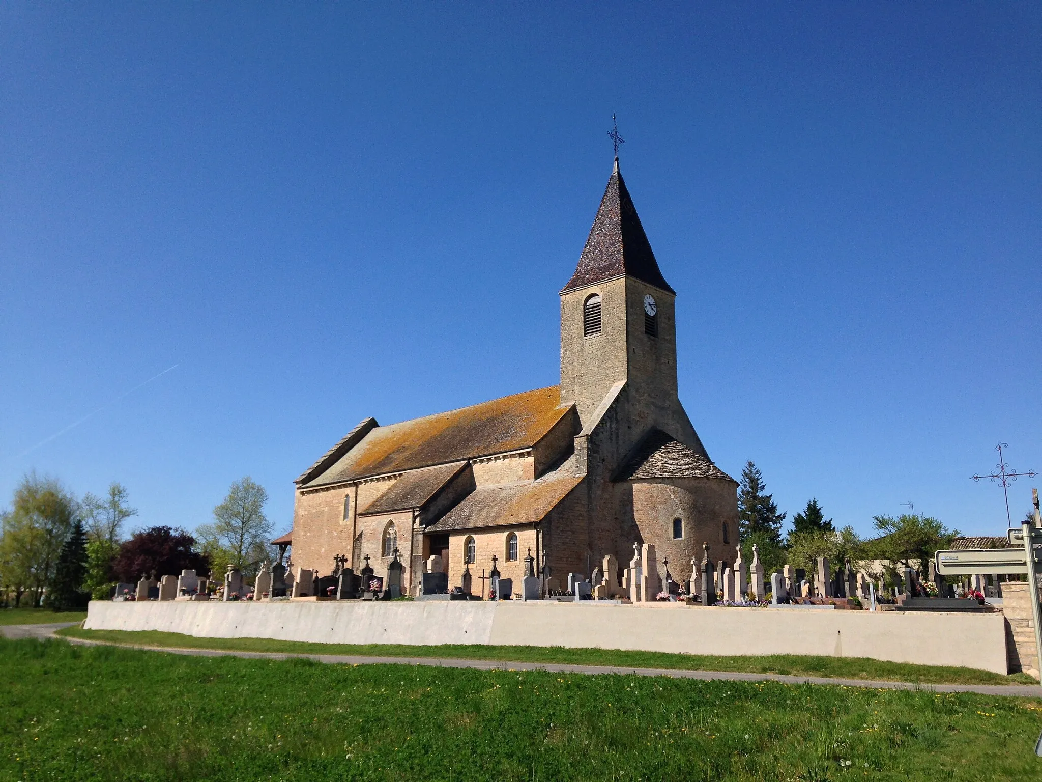 Photo showing: Vue sur l'église de Chevroux