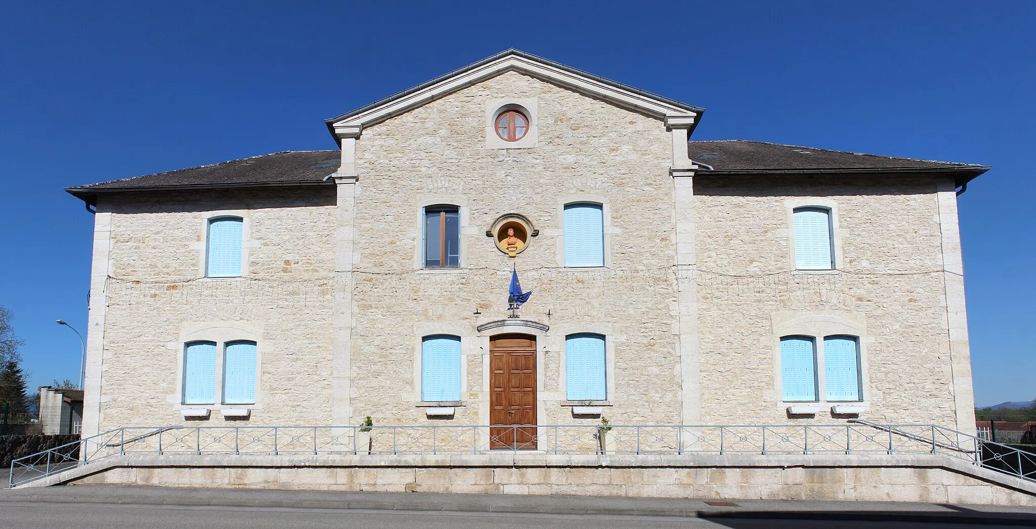 Photo showing: Mairie de Contrevoz.