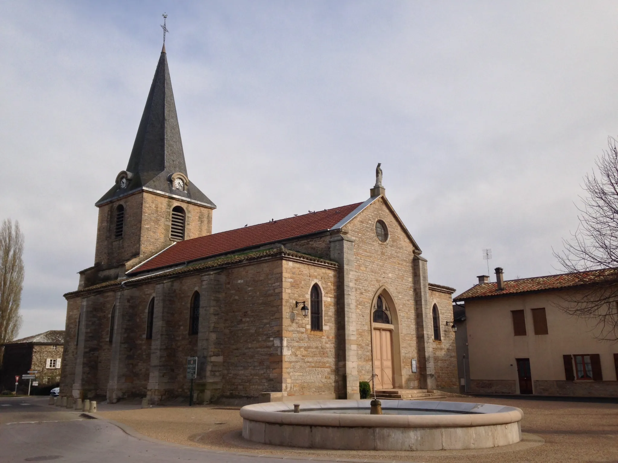 Photo showing: Église du village de Cormoranche-sur-Saône