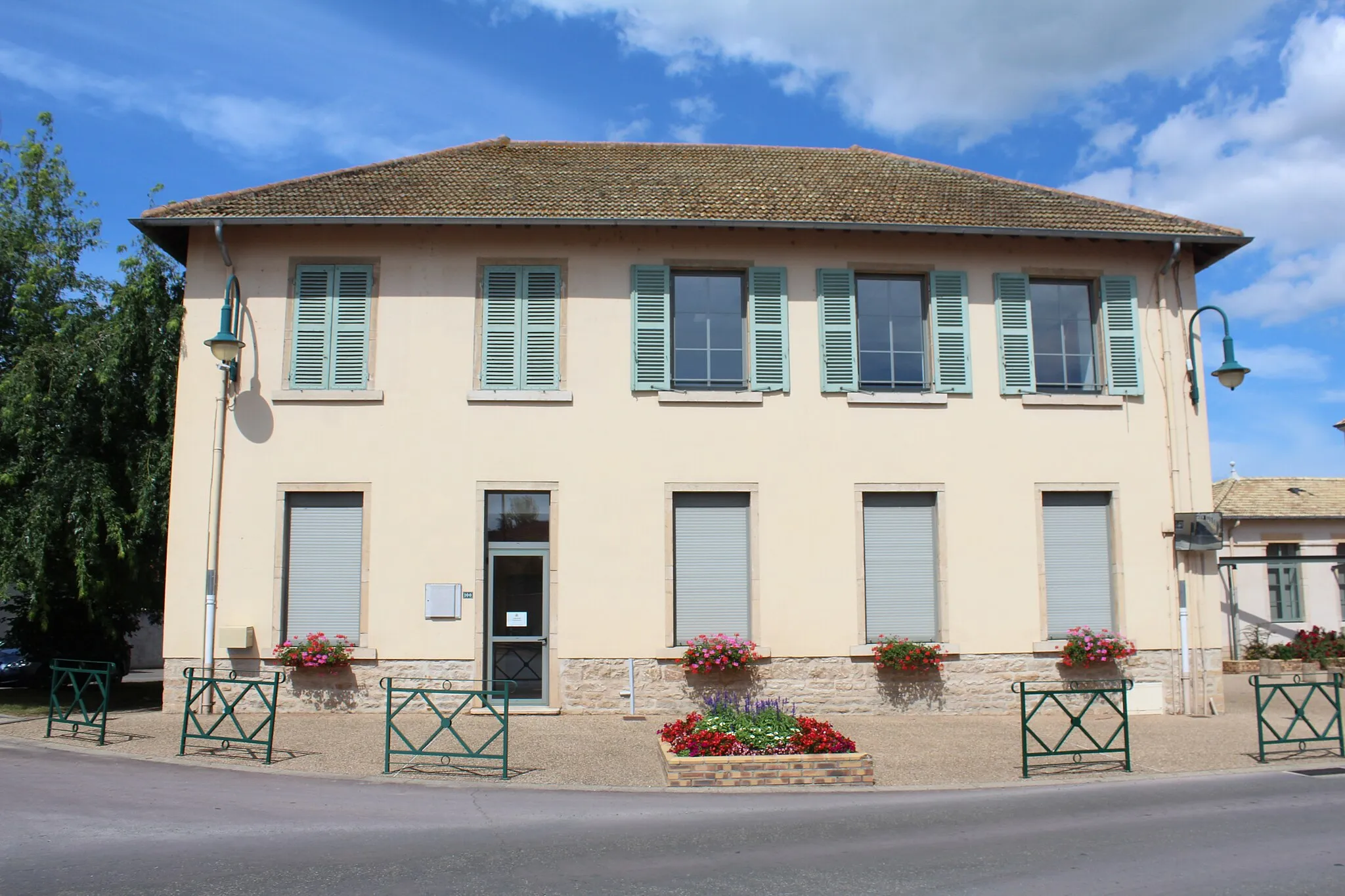 Photo showing: Bibliothèque municipale de Cormoranche-sur-Saône.