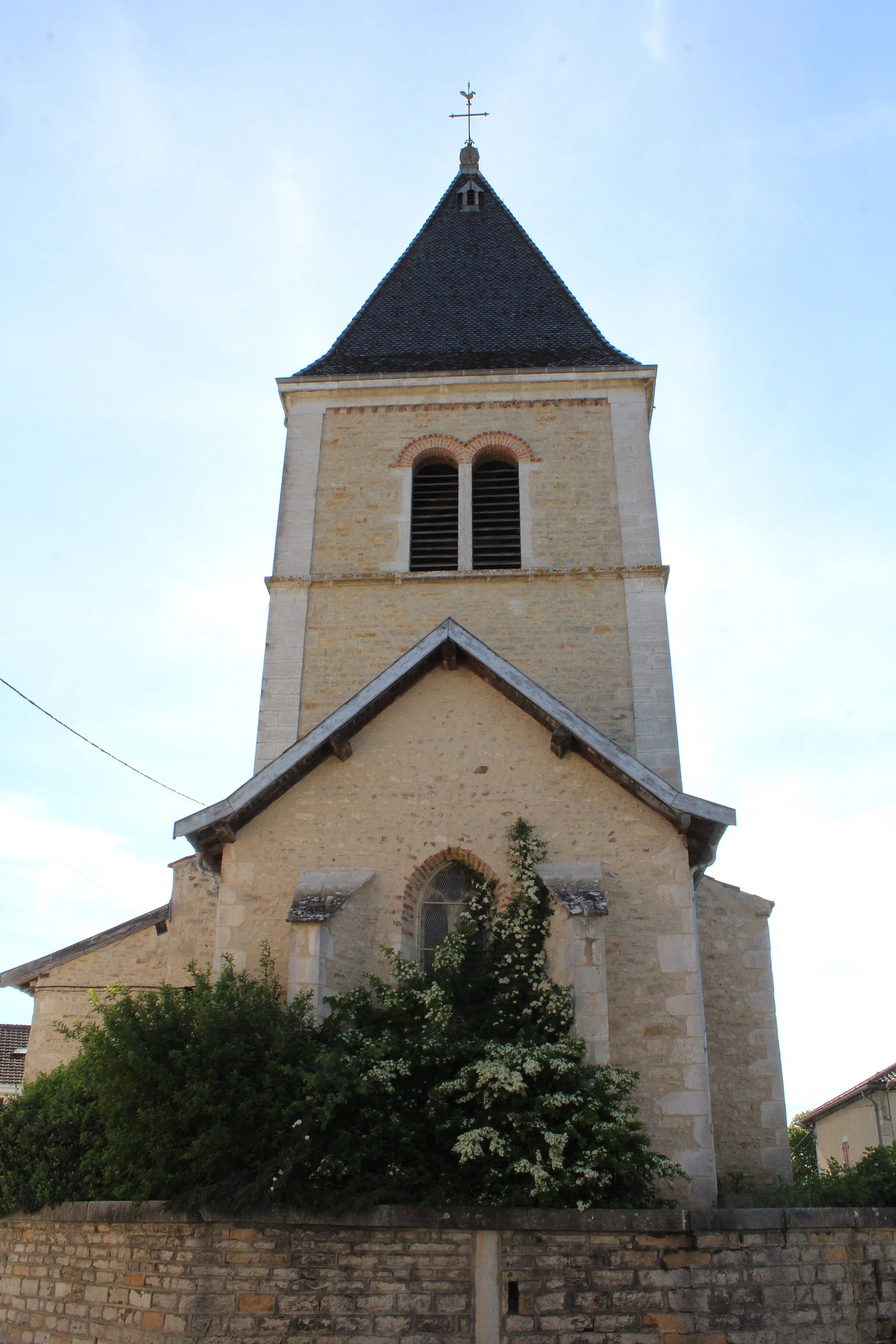 Photo showing: Église Saint-Maurice de Dompierre-sur-Veyle.