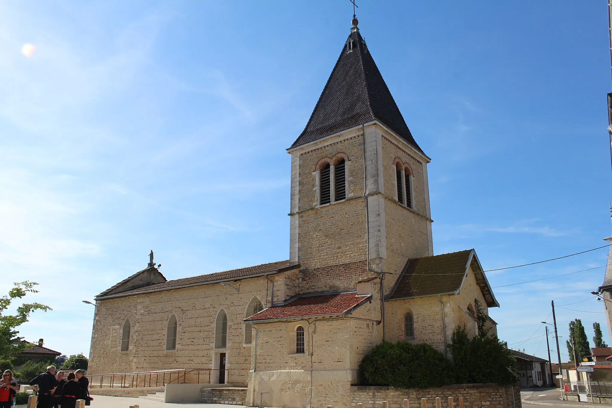 Photo showing: Église Saint-Maurice de Dompierre-sur-Veyle.