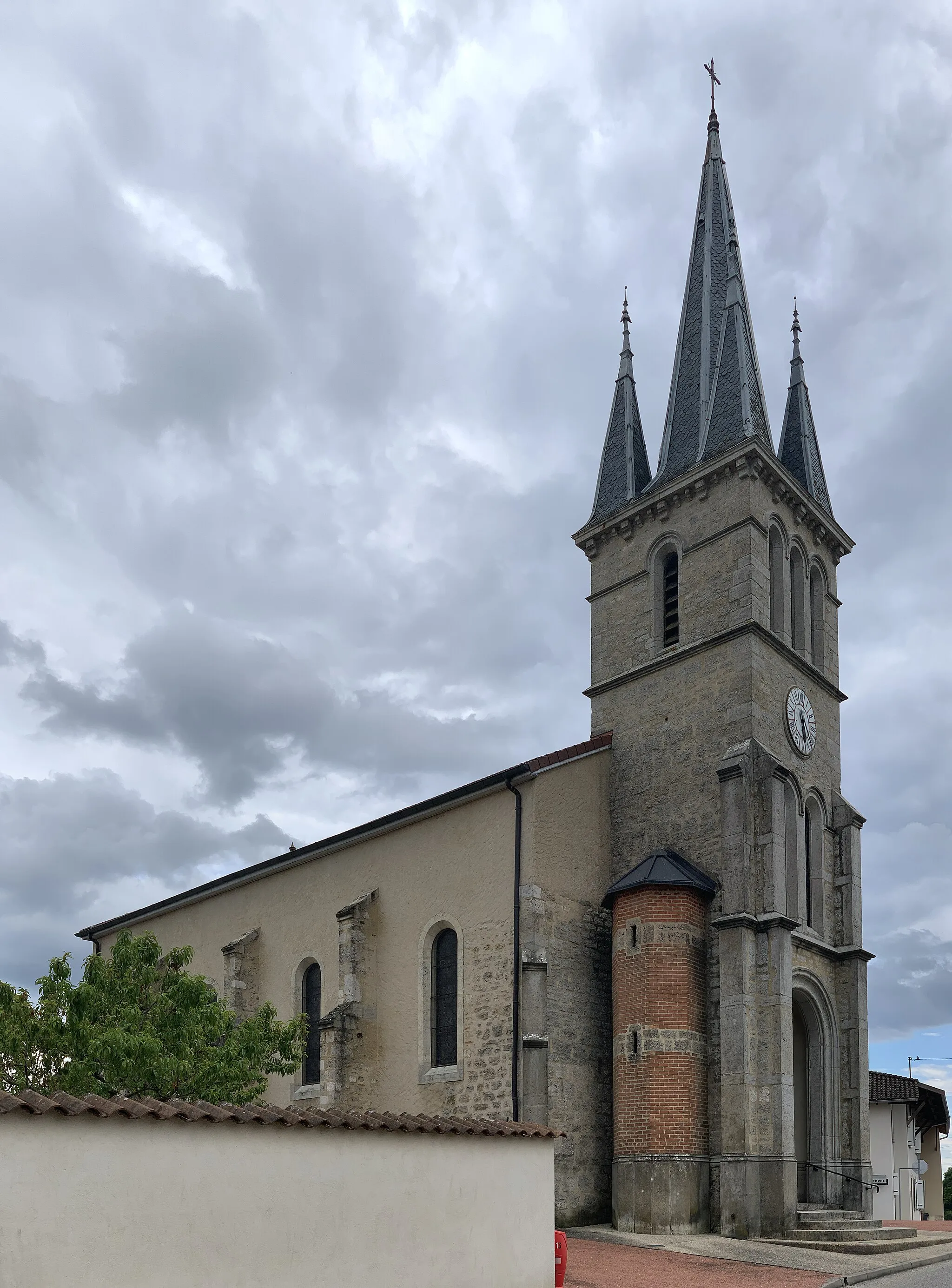Photo showing: Église Saint-Vincent de Faramans, Ain.