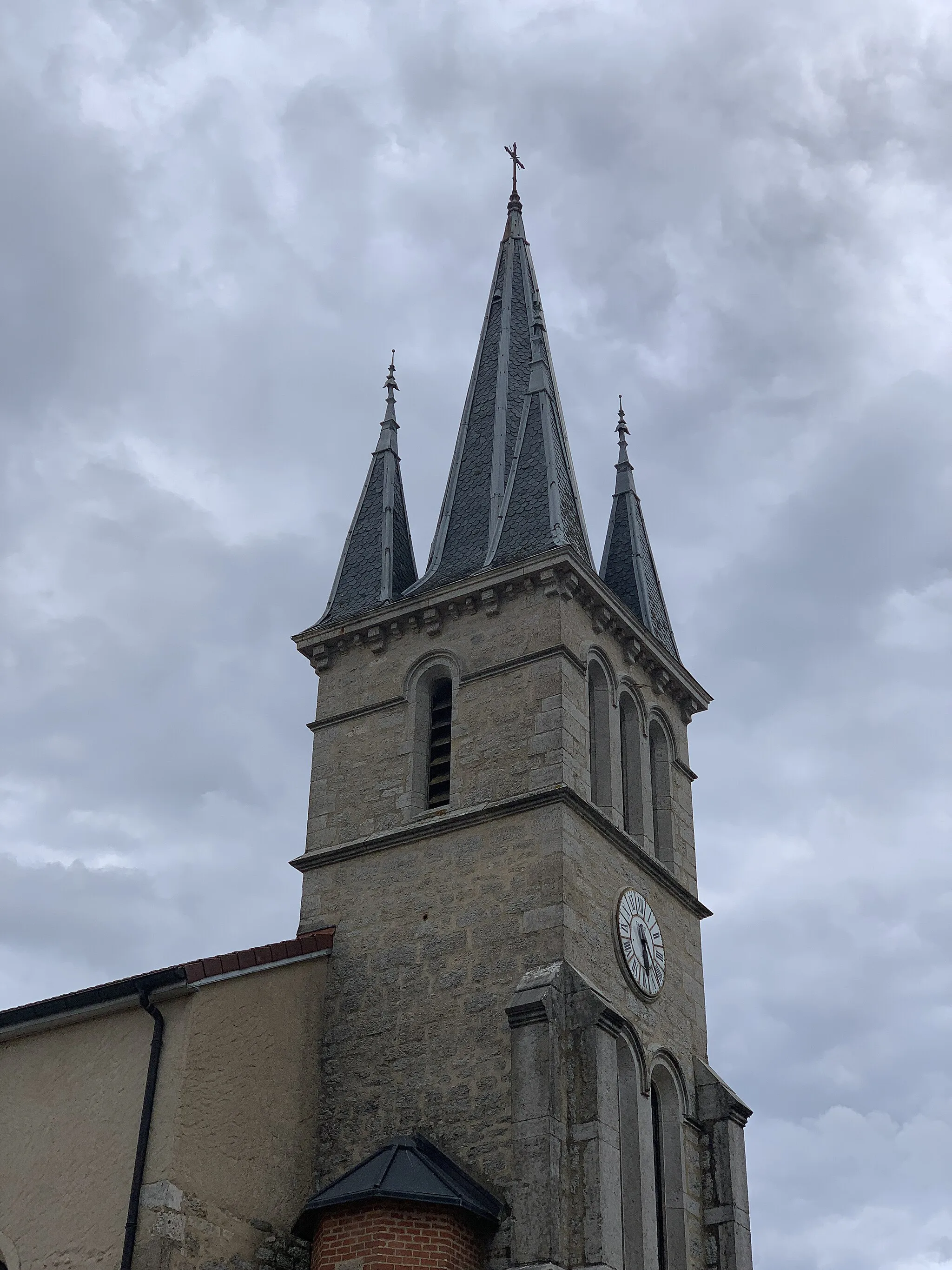 Photo showing: Église Saint-Vincent de Faramans, Ain.