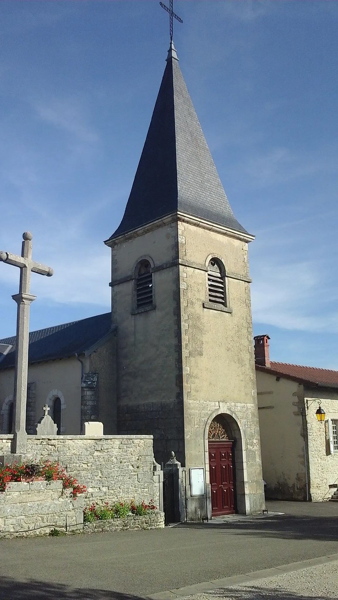 Photo showing: Église Saint-Léger de Grand-Corent‎.