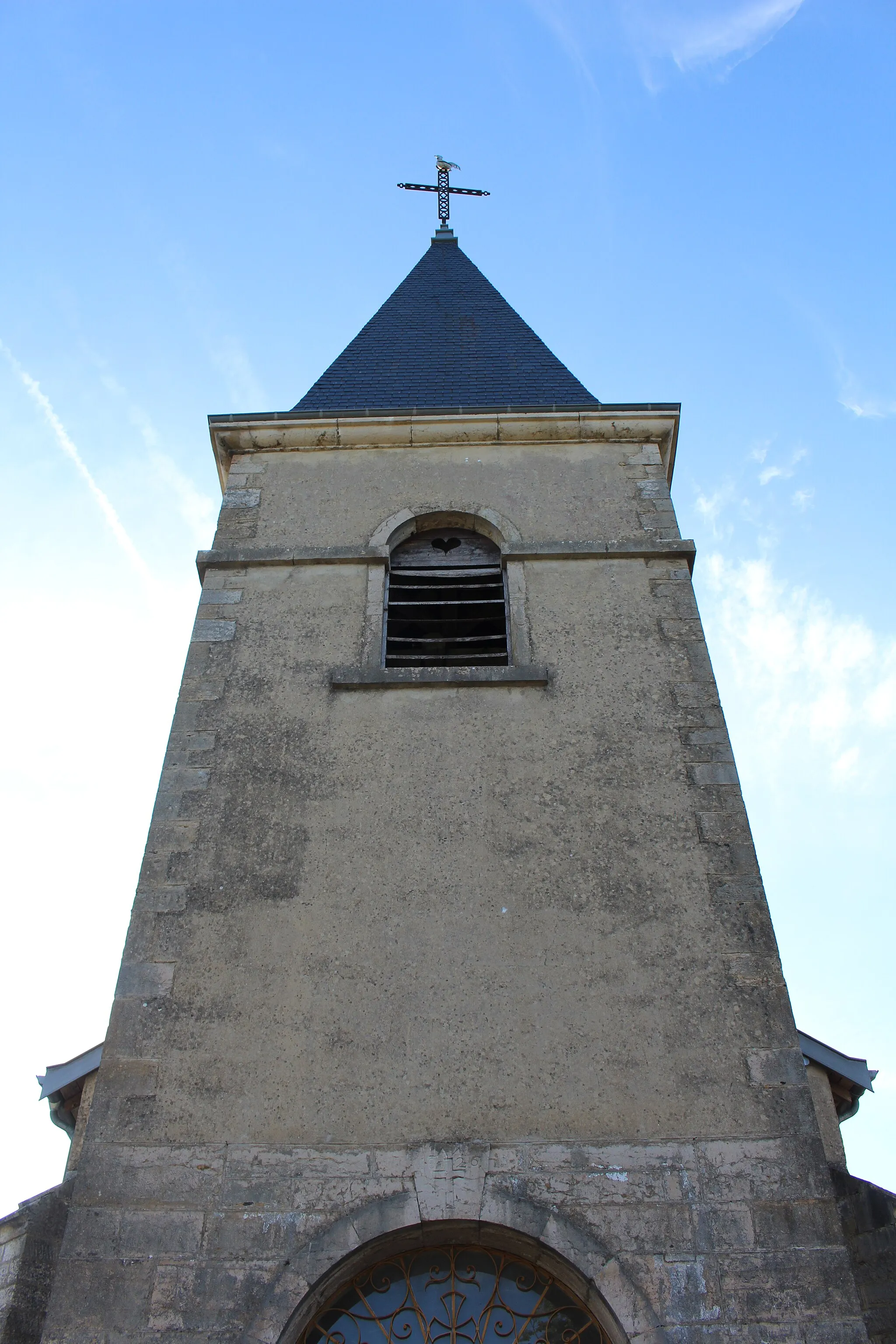 Photo showing: Église Saint-Léger de Grand-Corent.