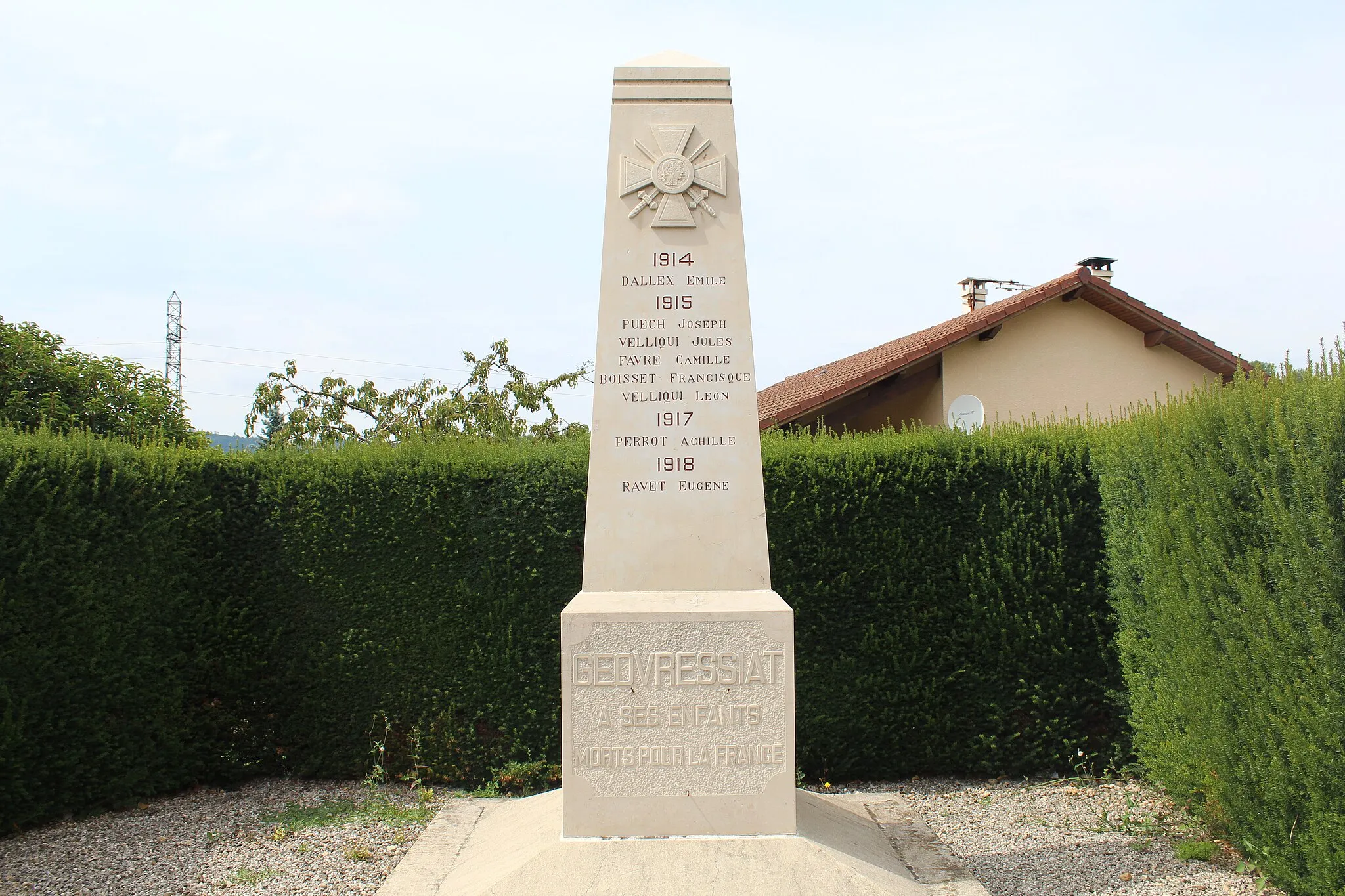 Photo showing: Monument aux morts de Béard-Géovreissiat.