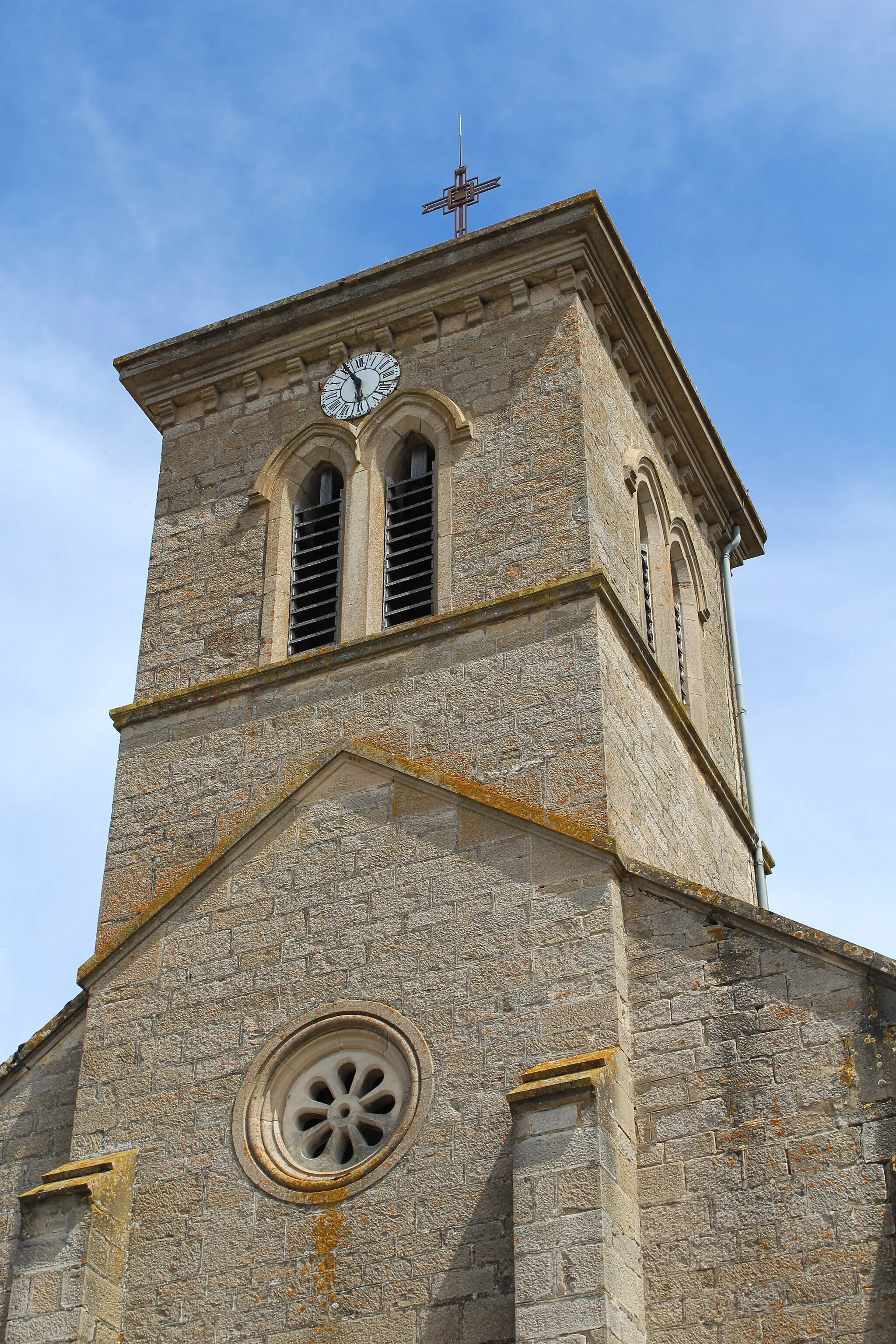 Photo showing: Église Sainte-Marie-Madeleine de Mantenay-Montlin.
