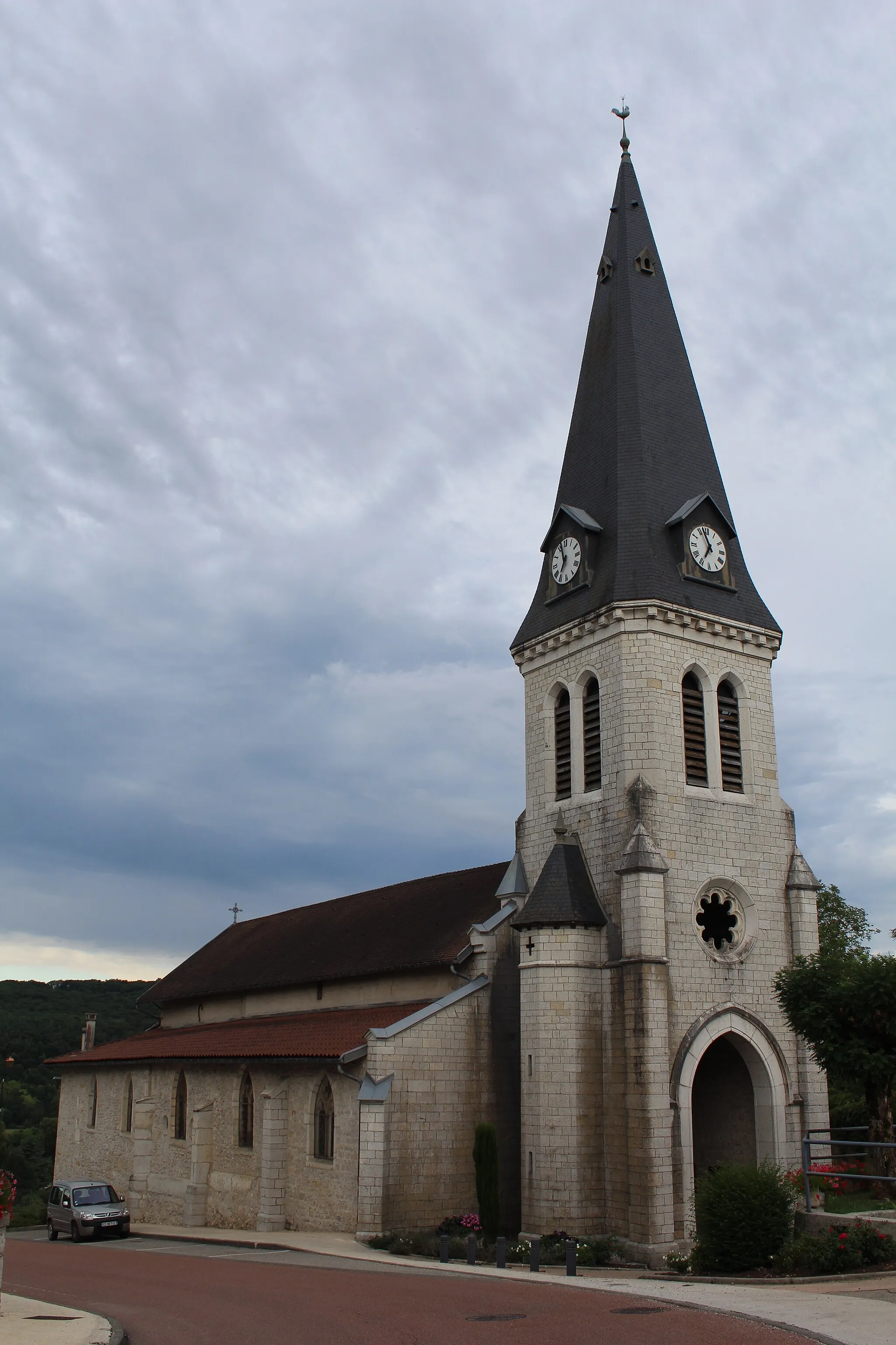 Photo showing: Église Saint-Martin de Neuville-sur-Ain.