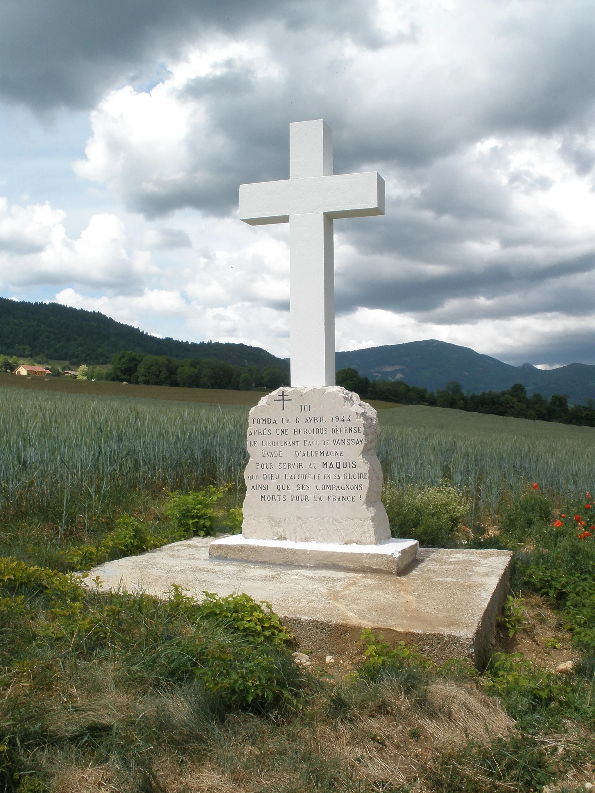 Photo showing: Plateau de Labâtie à Montanges (Ain) ; croix "Paul de Vanssay".