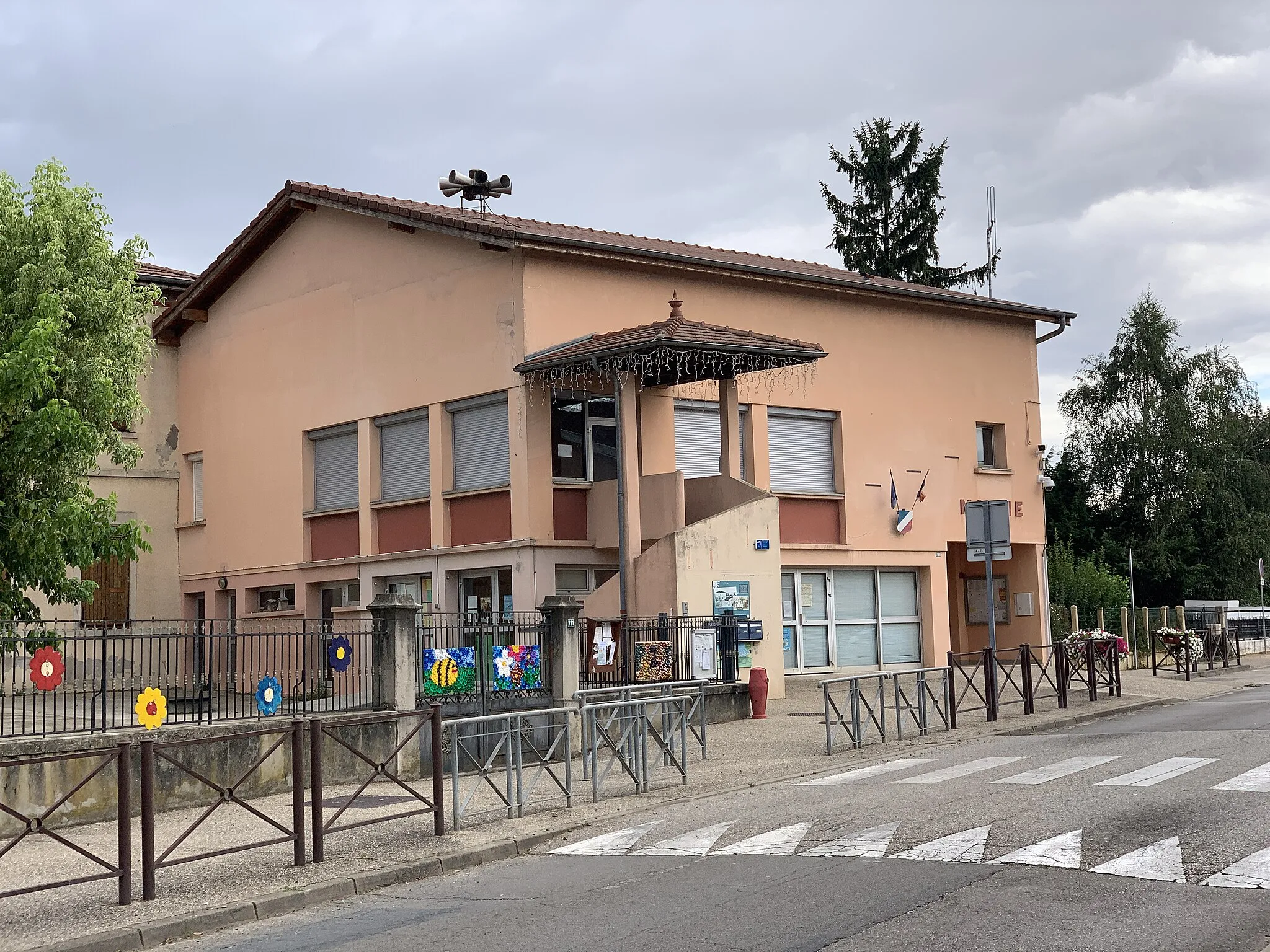 Photo showing: Mairie de Pizay.