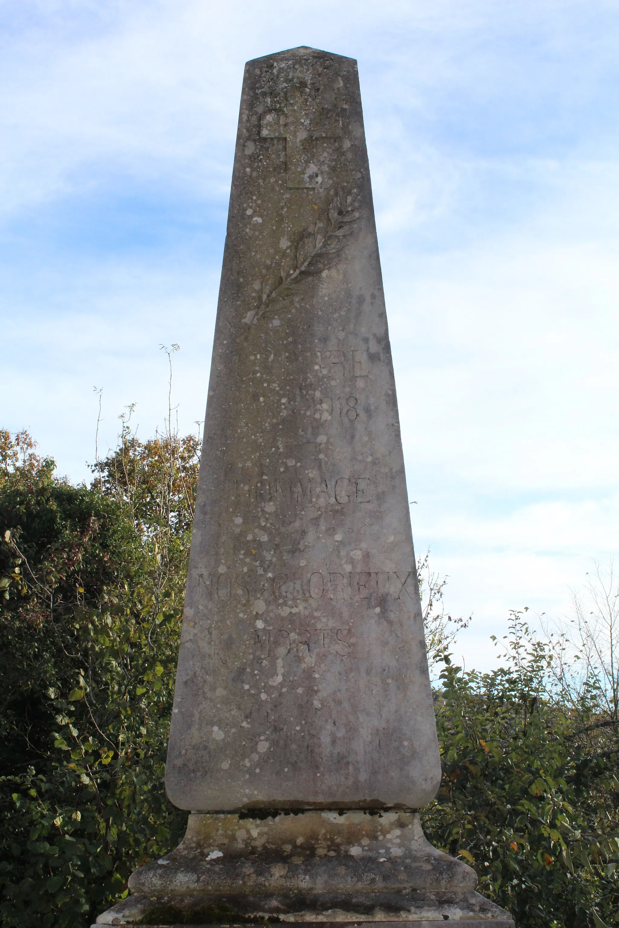 Photo showing: Monument aux morts de Peyriat.