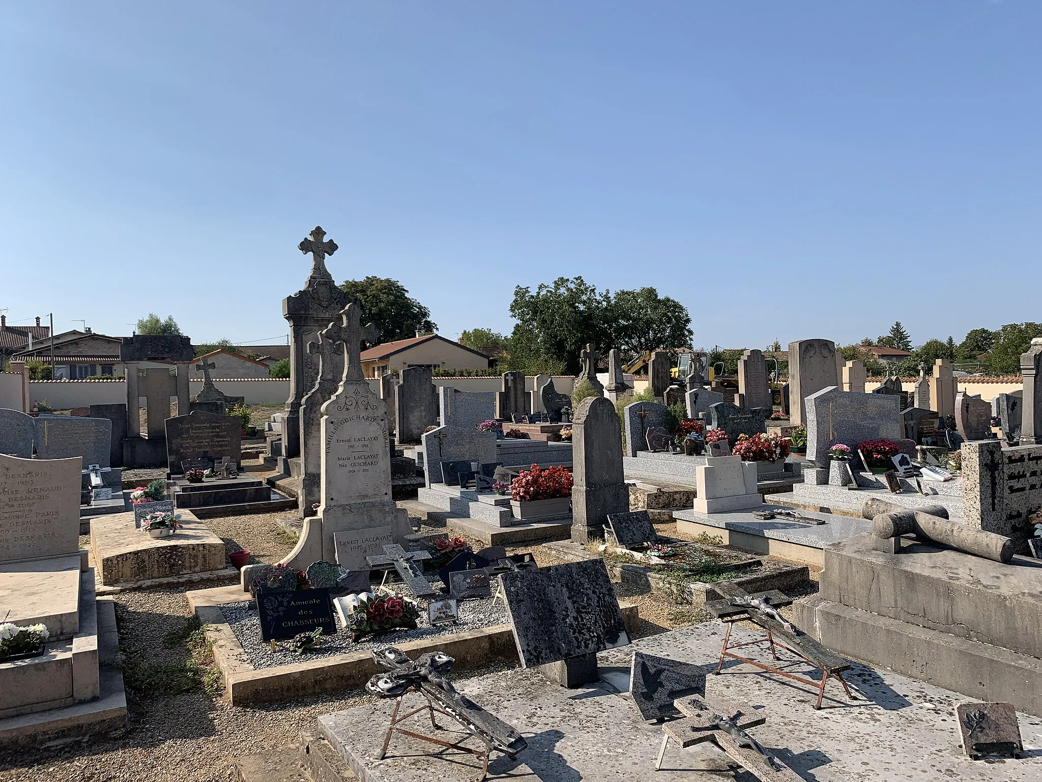 Photo showing: Cimetière de Reyssouze, Ain.