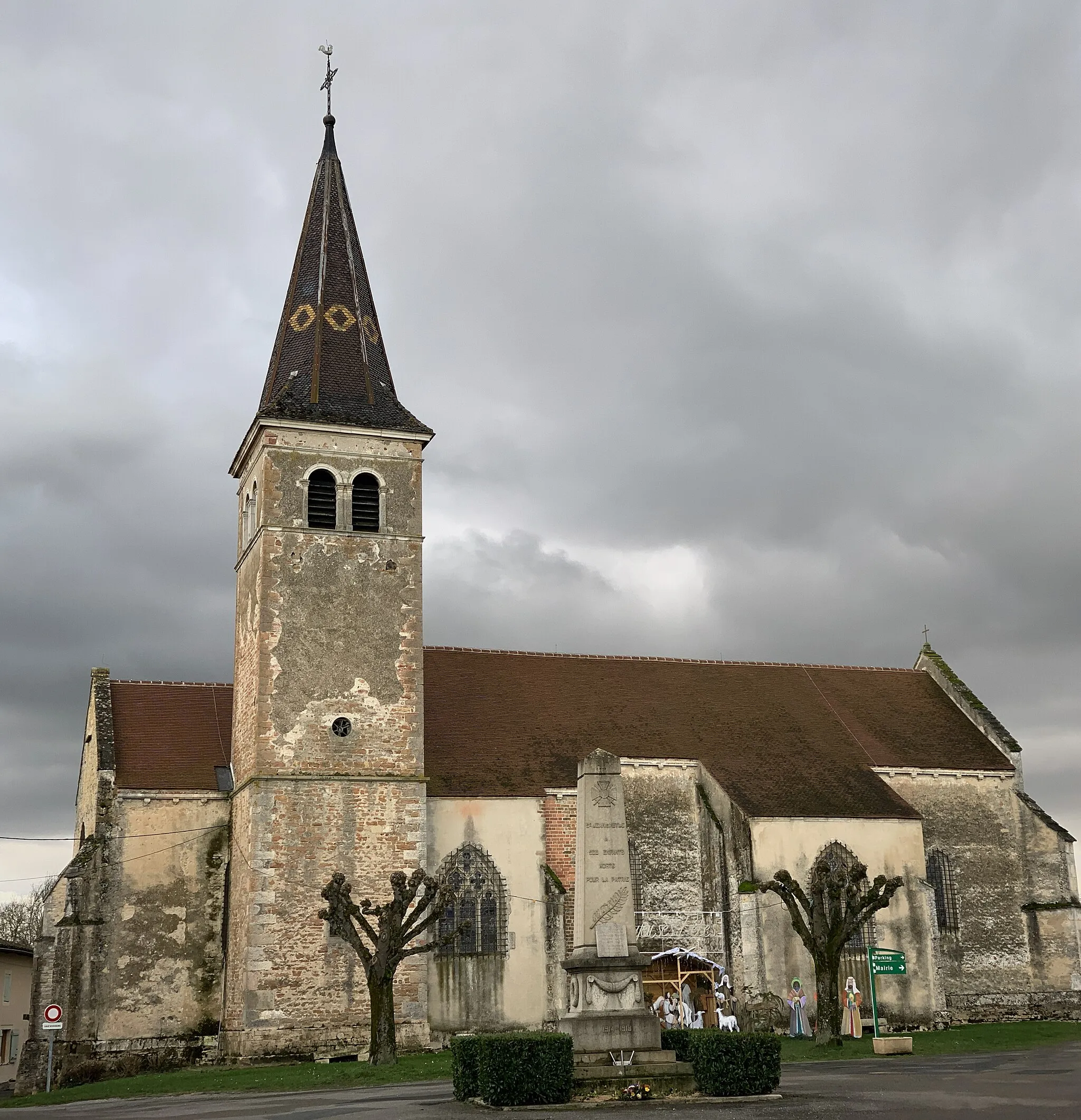 Photo showing: Église Saint-Jean-Baptiste de Saint-Jean-sur-Veyle.