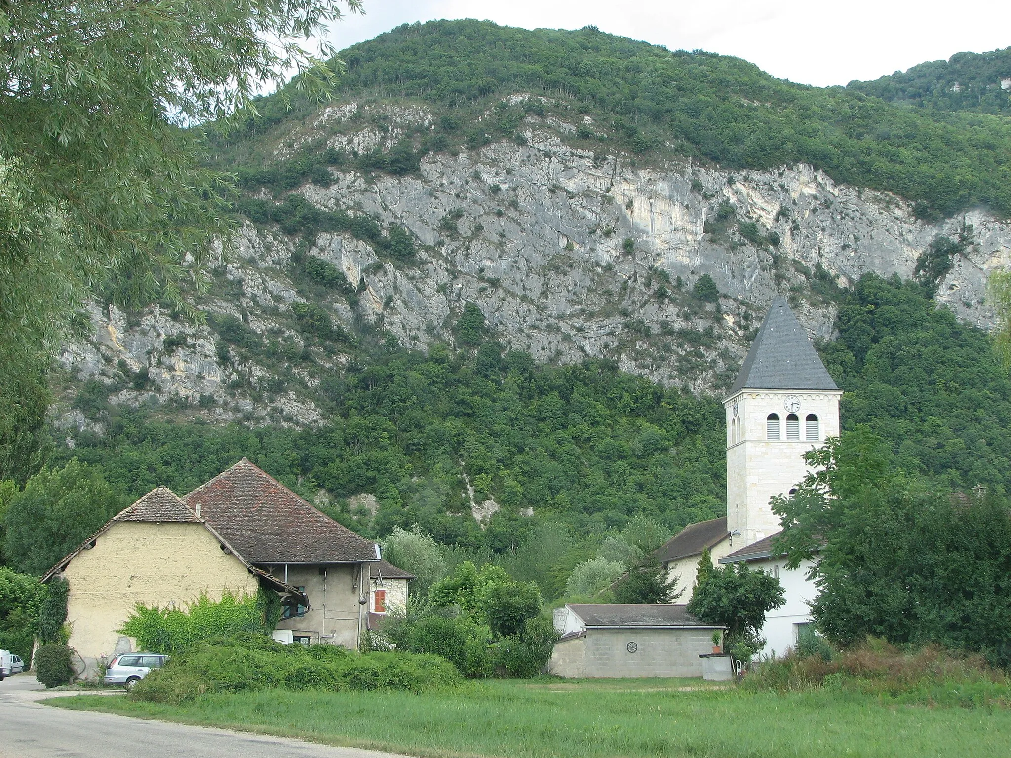 Photo showing: Centre du village de Saint-Benoit (Ain)