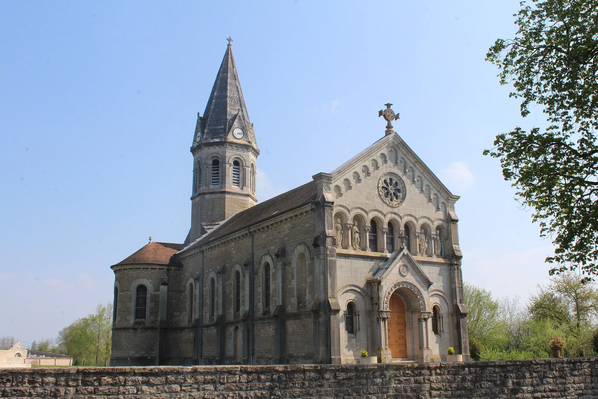 Photo showing: Église Saint-Bénigne, Saint-Bénigne.