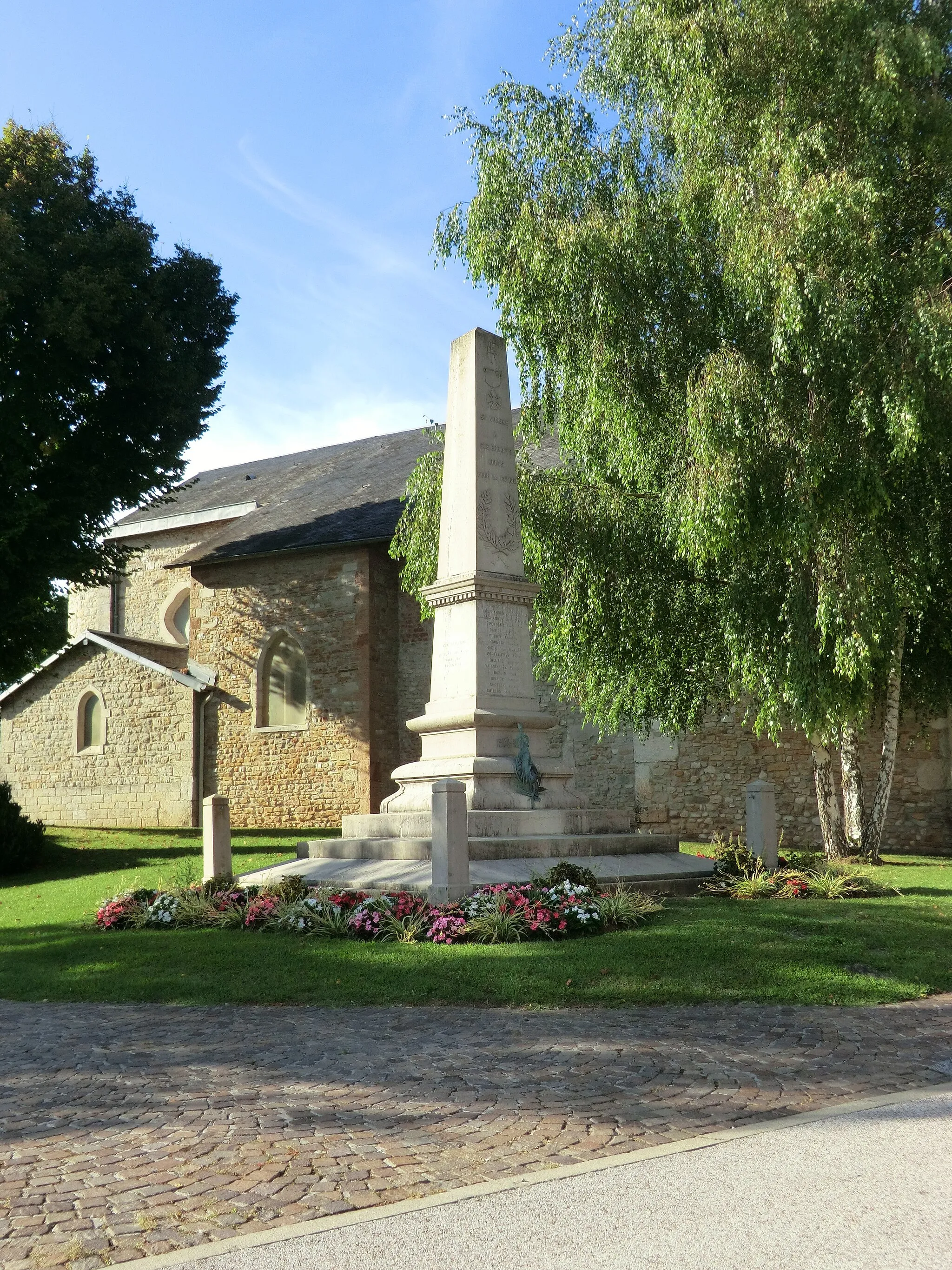 Photo showing: Monument aux morts de Saint-Vulbas.