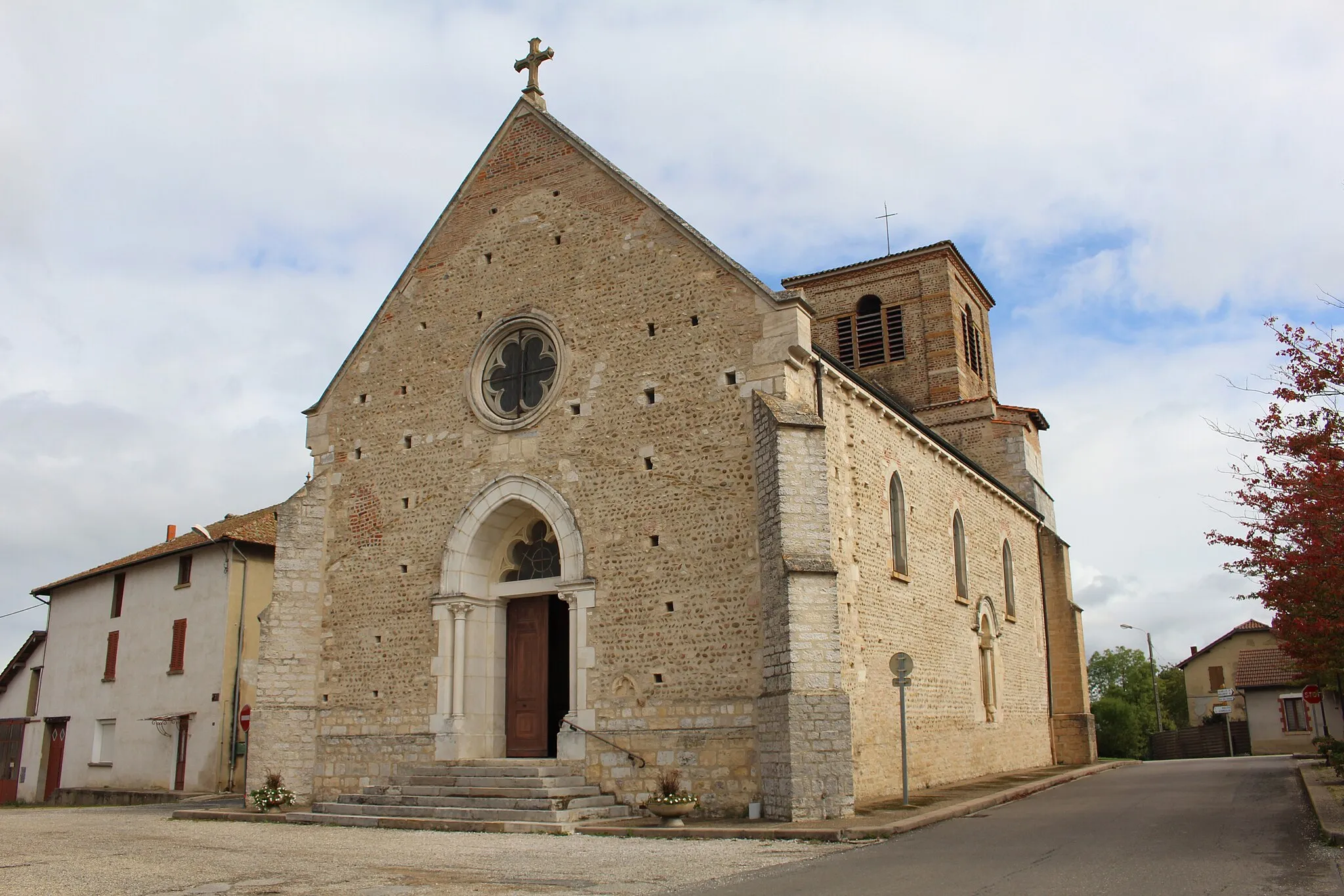 Photo showing: Église Saint-Priest de Sandrans.