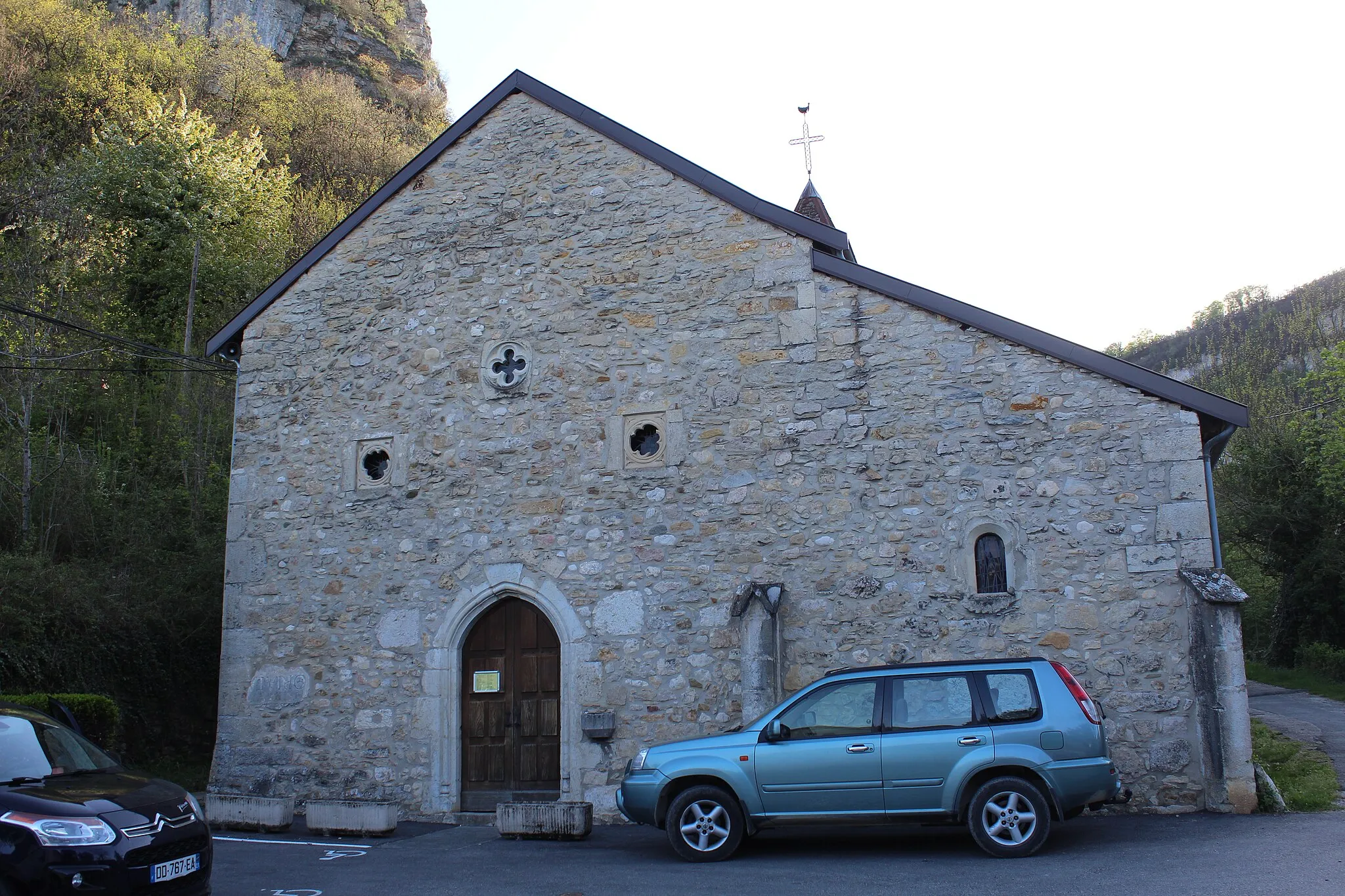 Photo showing: Église Saint-Pierre de Serrières-de-Briord.