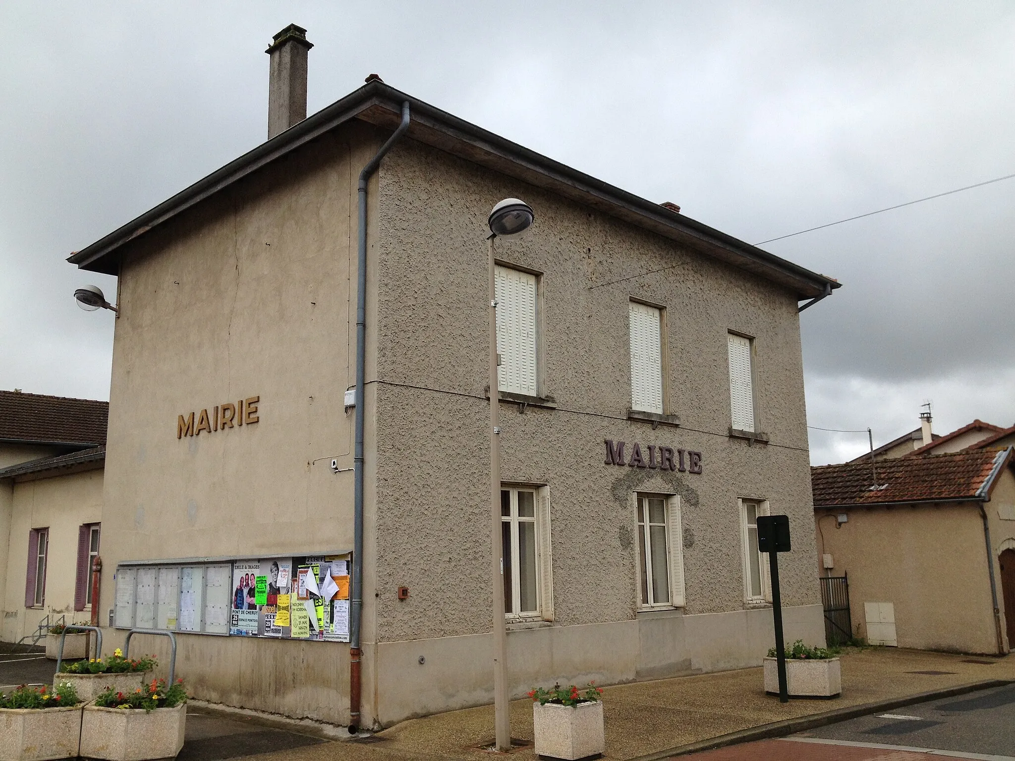 Photo showing: Town hall of Saint-Maurice de Gourdans.