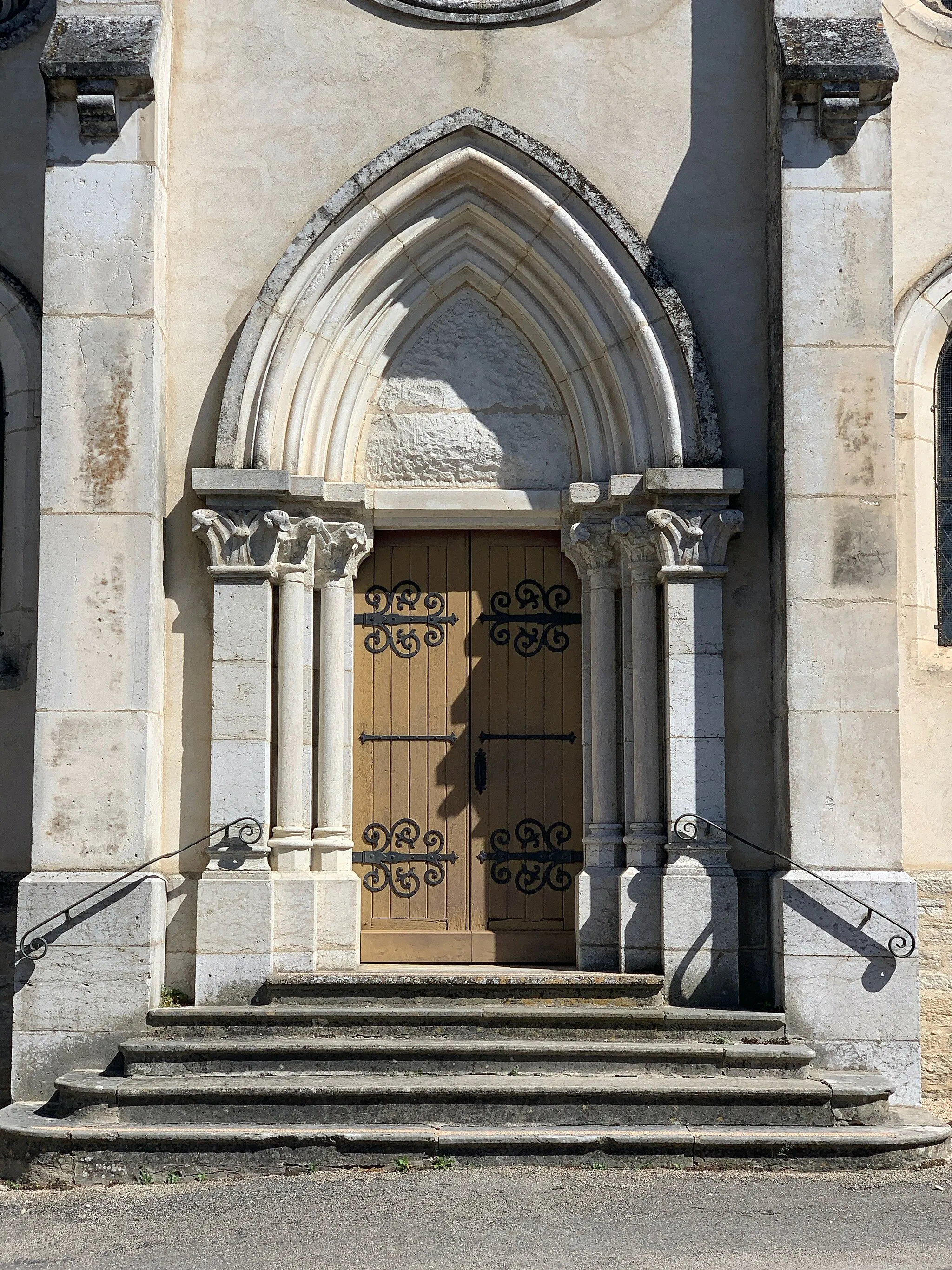 Photo showing: Église Saint-Maurice de Saint-Maurice-de-Rémens.