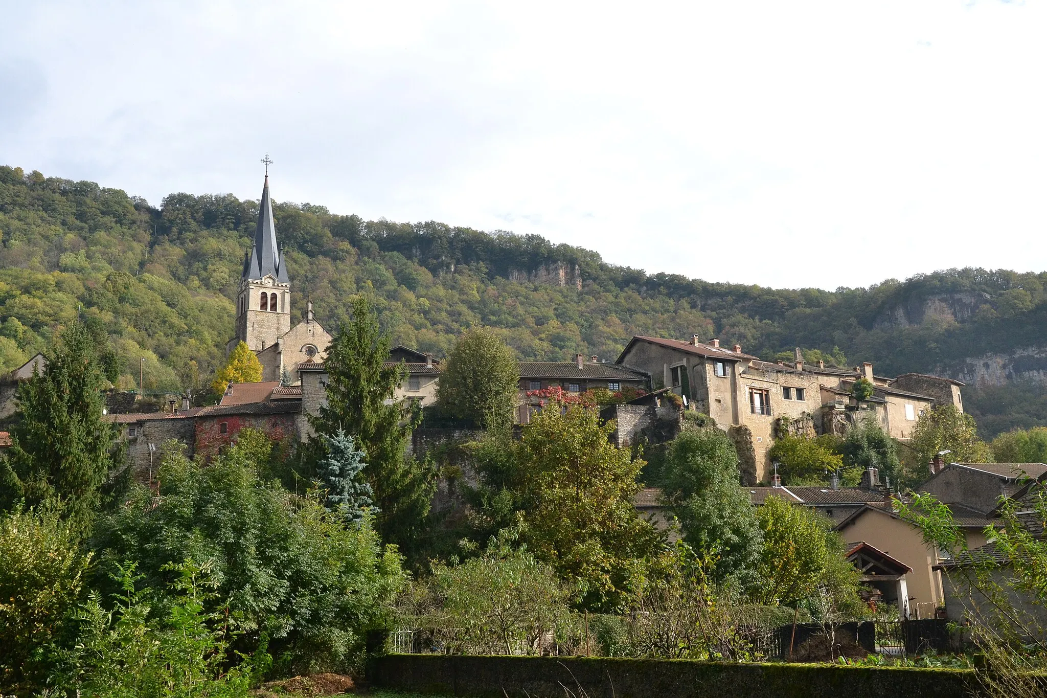 Photo showing: Le village de Saint-Sorlin-en-Bugey (Ain, France)