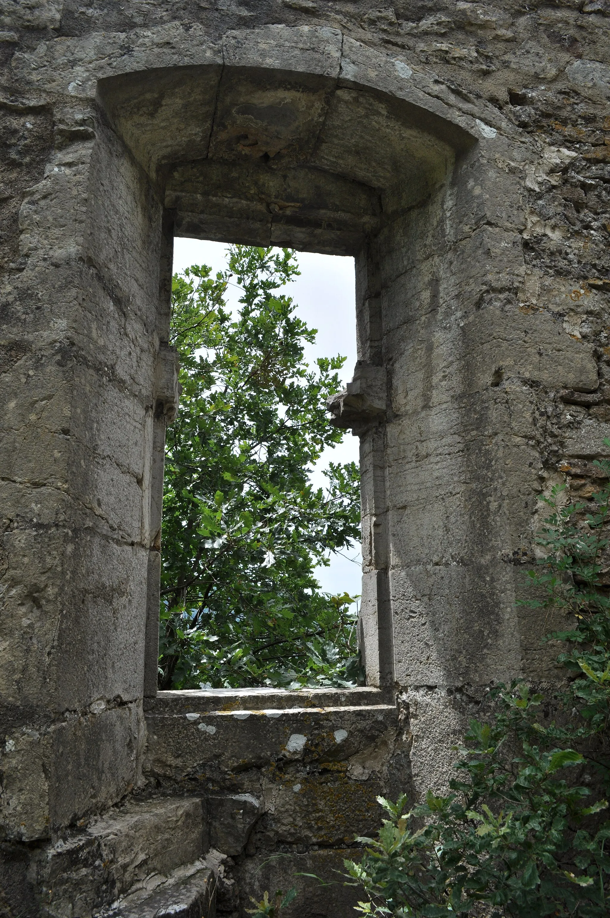 Photo showing: Ruines du château du Cuchet