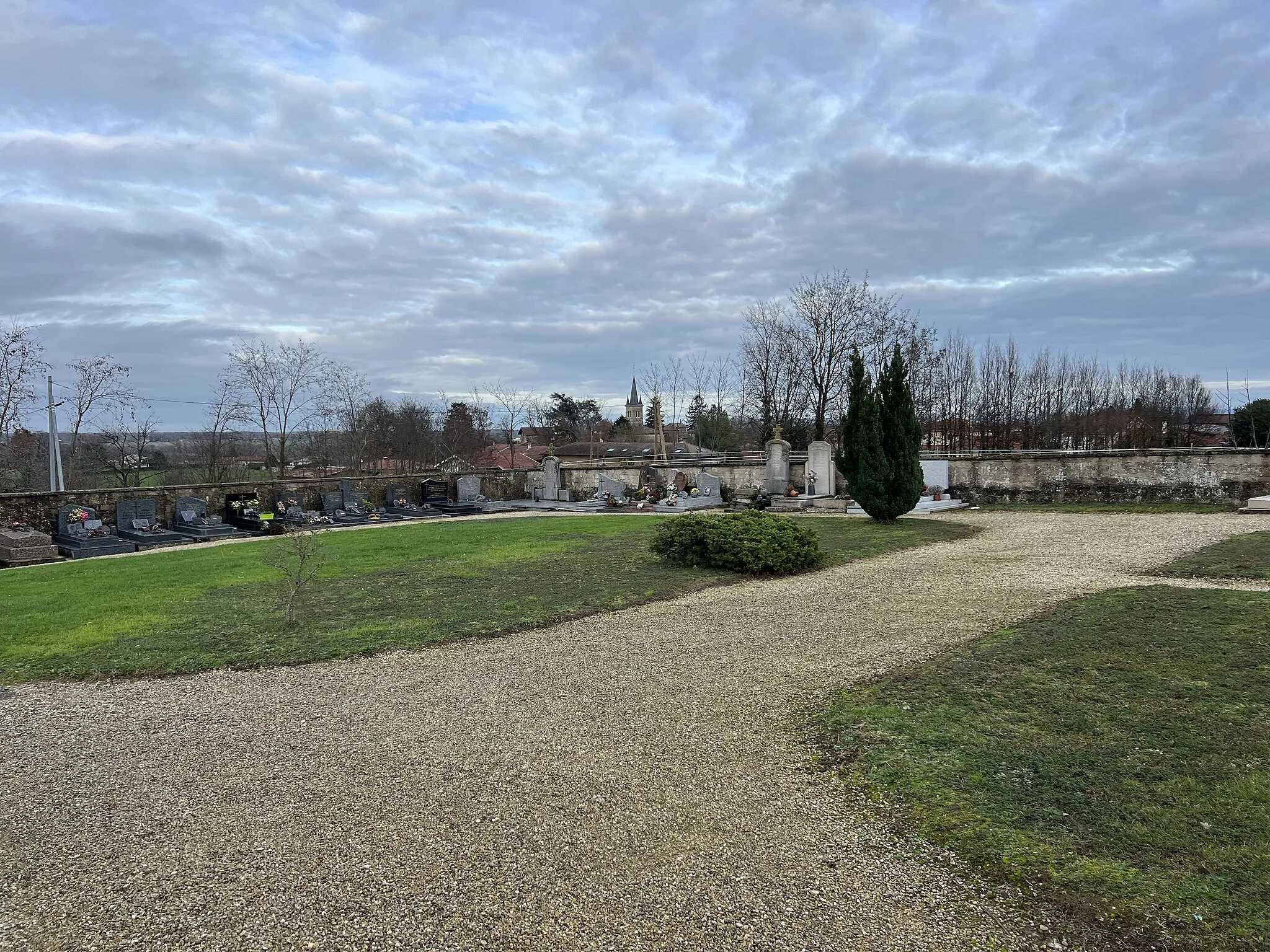 Photo showing: Cimetière de Vandeins.