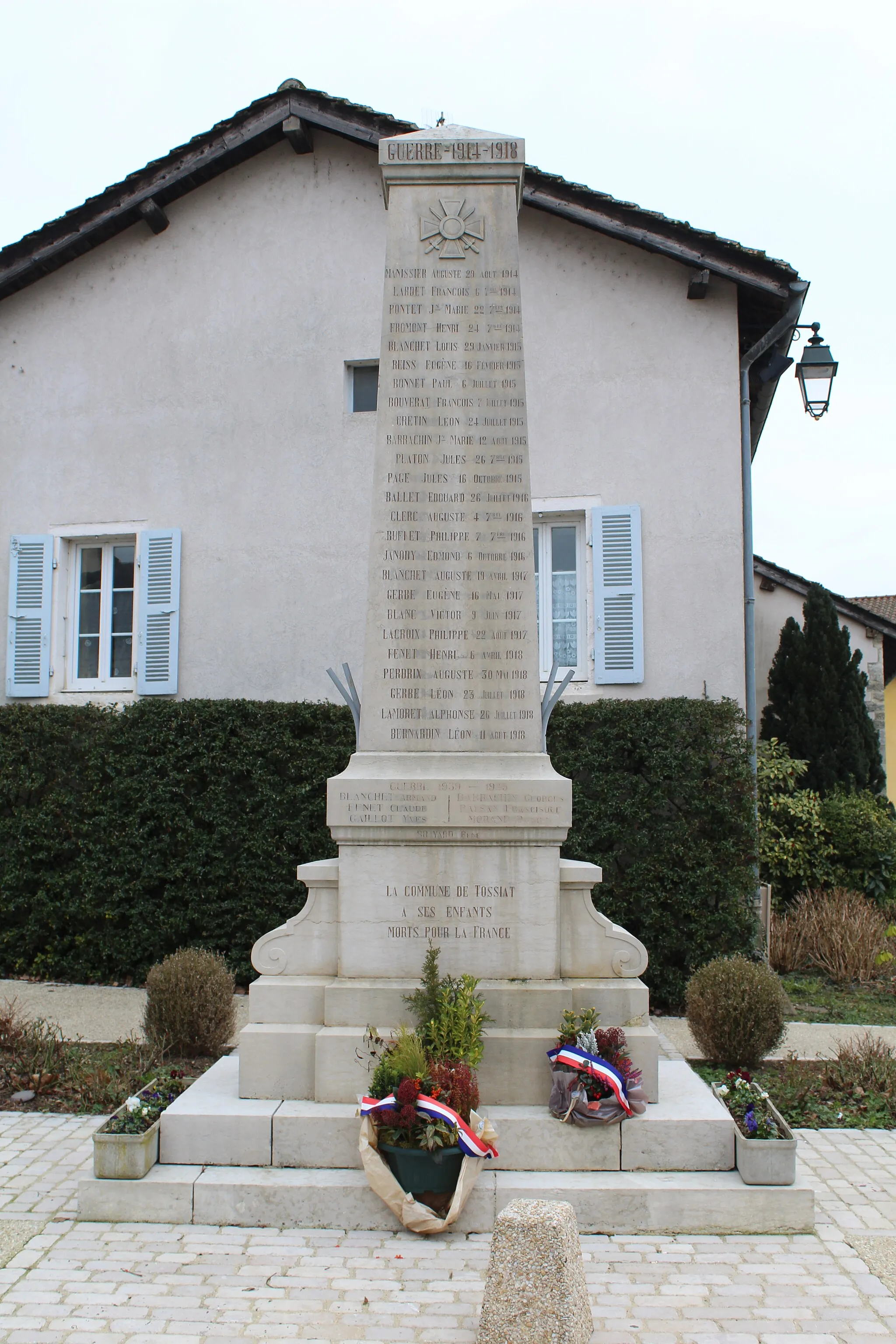 Photo showing: Monument aux morts de Tossiat.