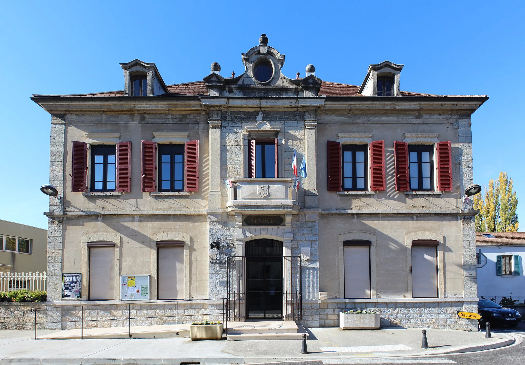 Photo showing: Mairie de Vaux-en-Bugey.