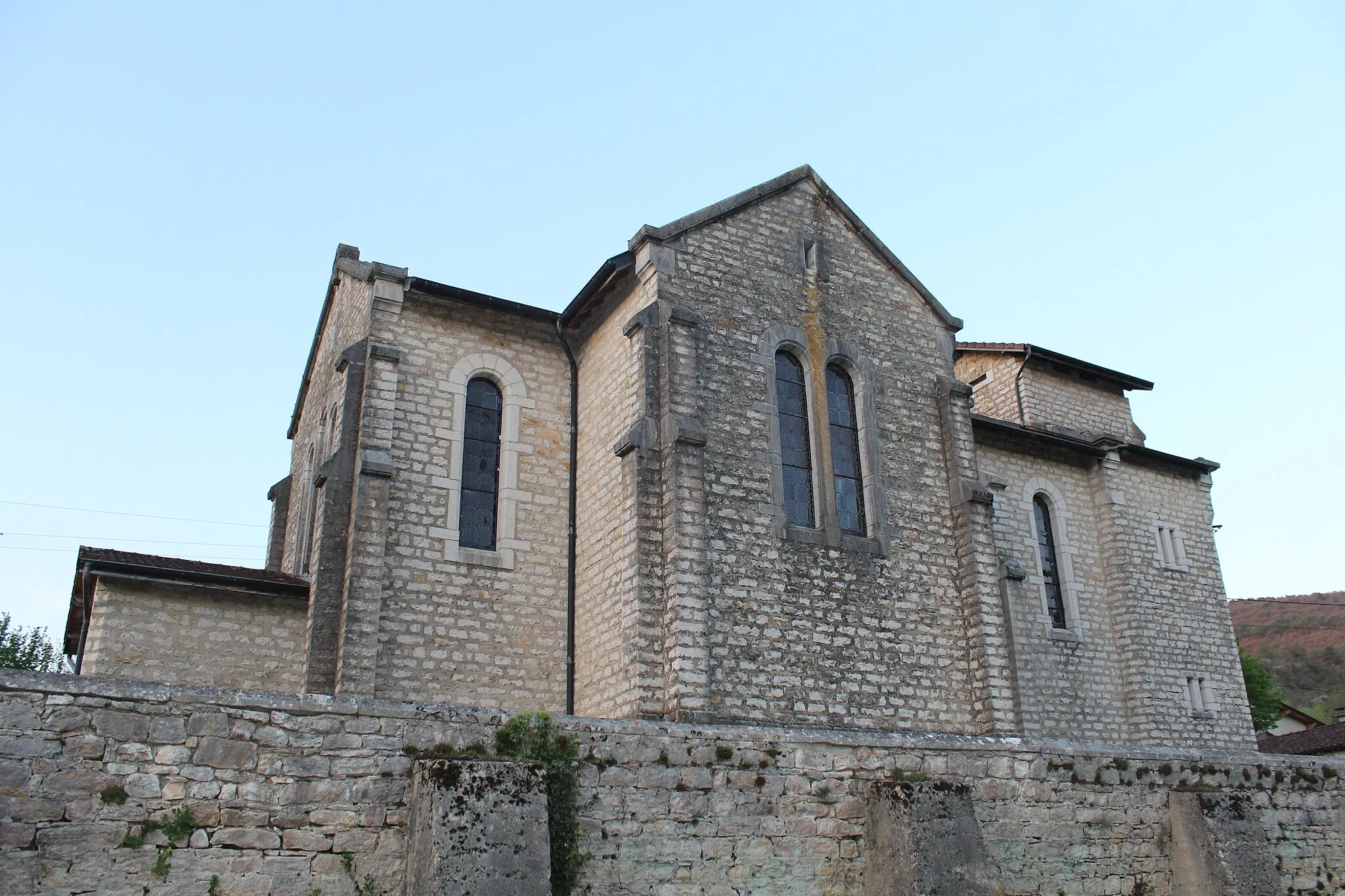 Photo showing: Église Saint-Maurice de Serrières-sur-Ain.