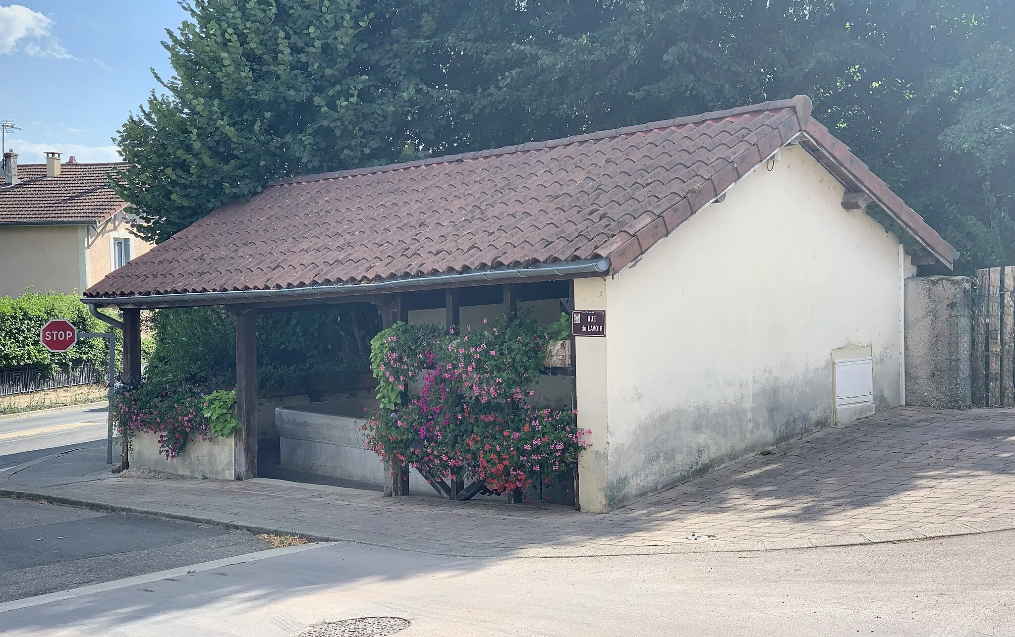 Photo showing: Lavoir de Villette-sur-Ain.