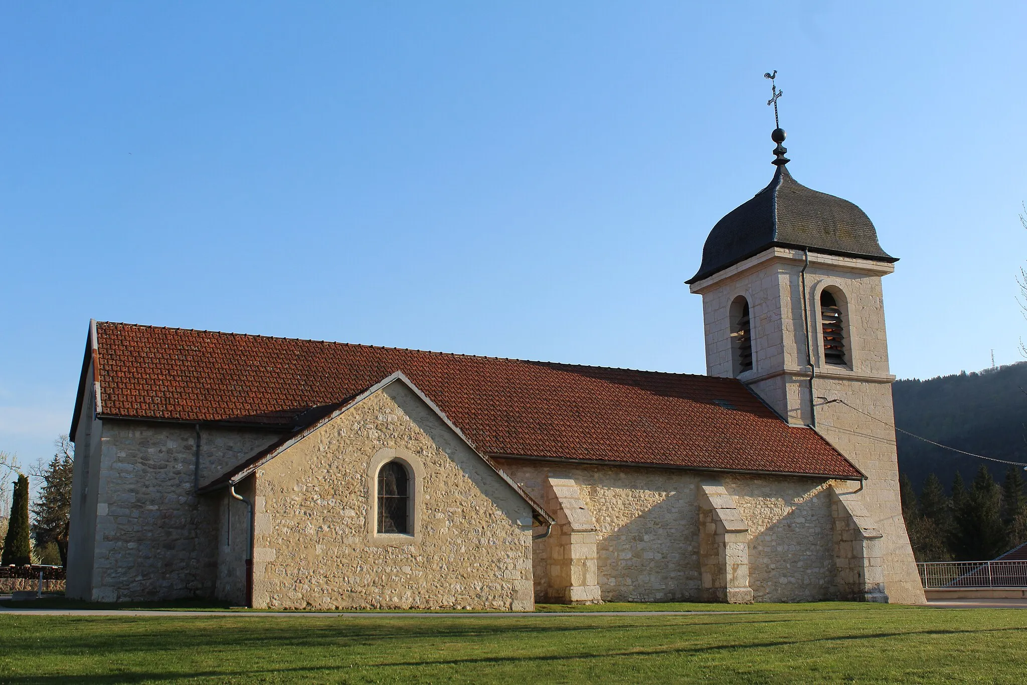 Photo showing: Église Saint-Jean-Baptiste de Vieu-d'Izenave.