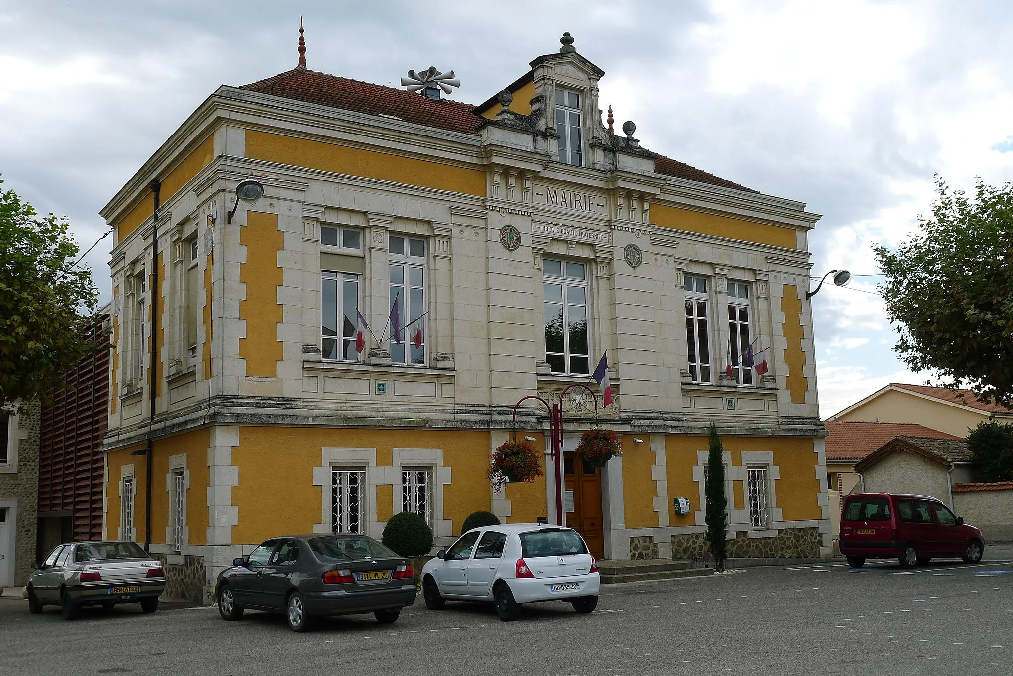 Photo showing: Town hall of Anneyron - Drôme - France