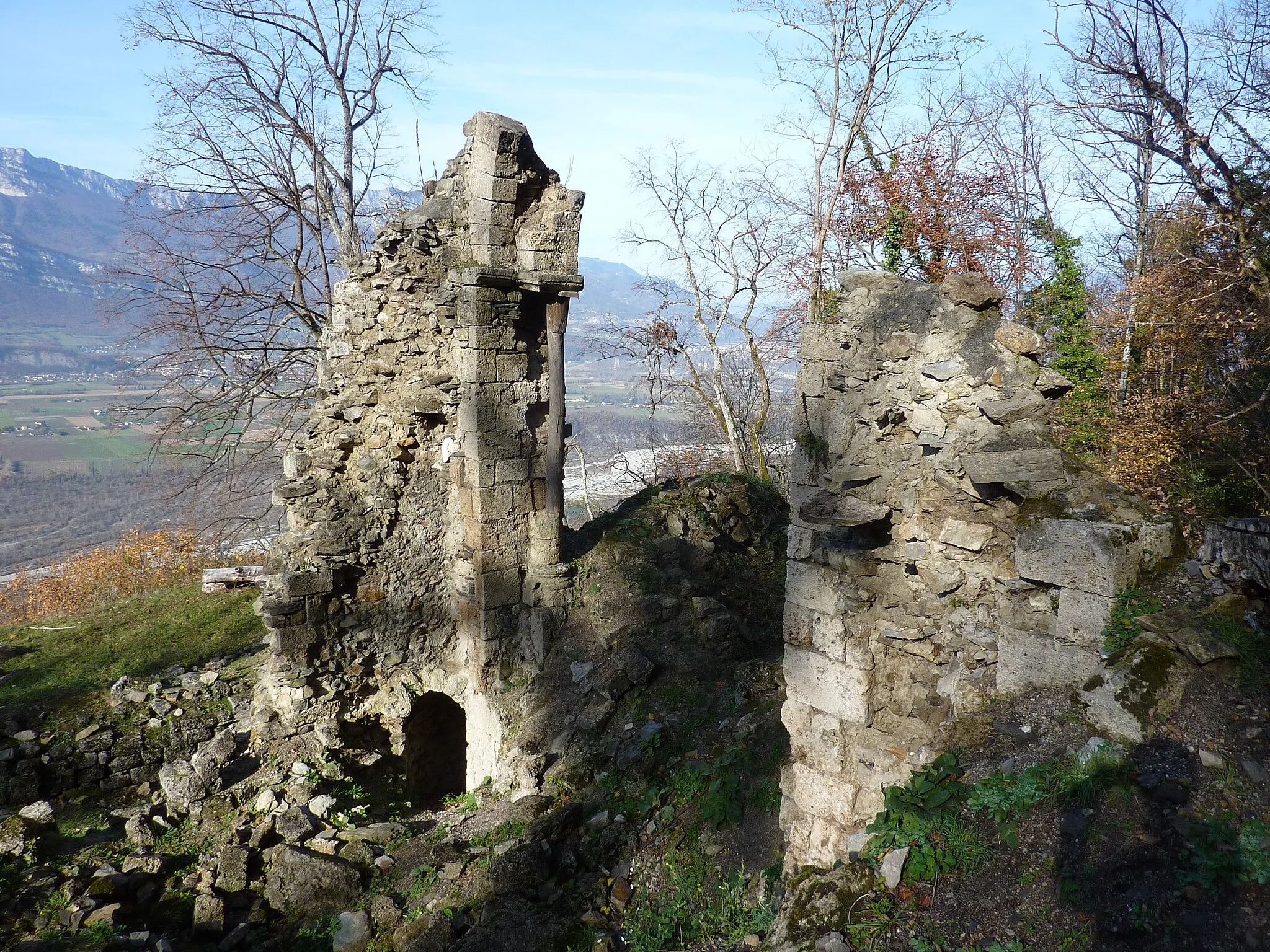 Photo showing: Saint-Michel de Connexe priory ruins, Champ-sur-Drac, Isère, France.