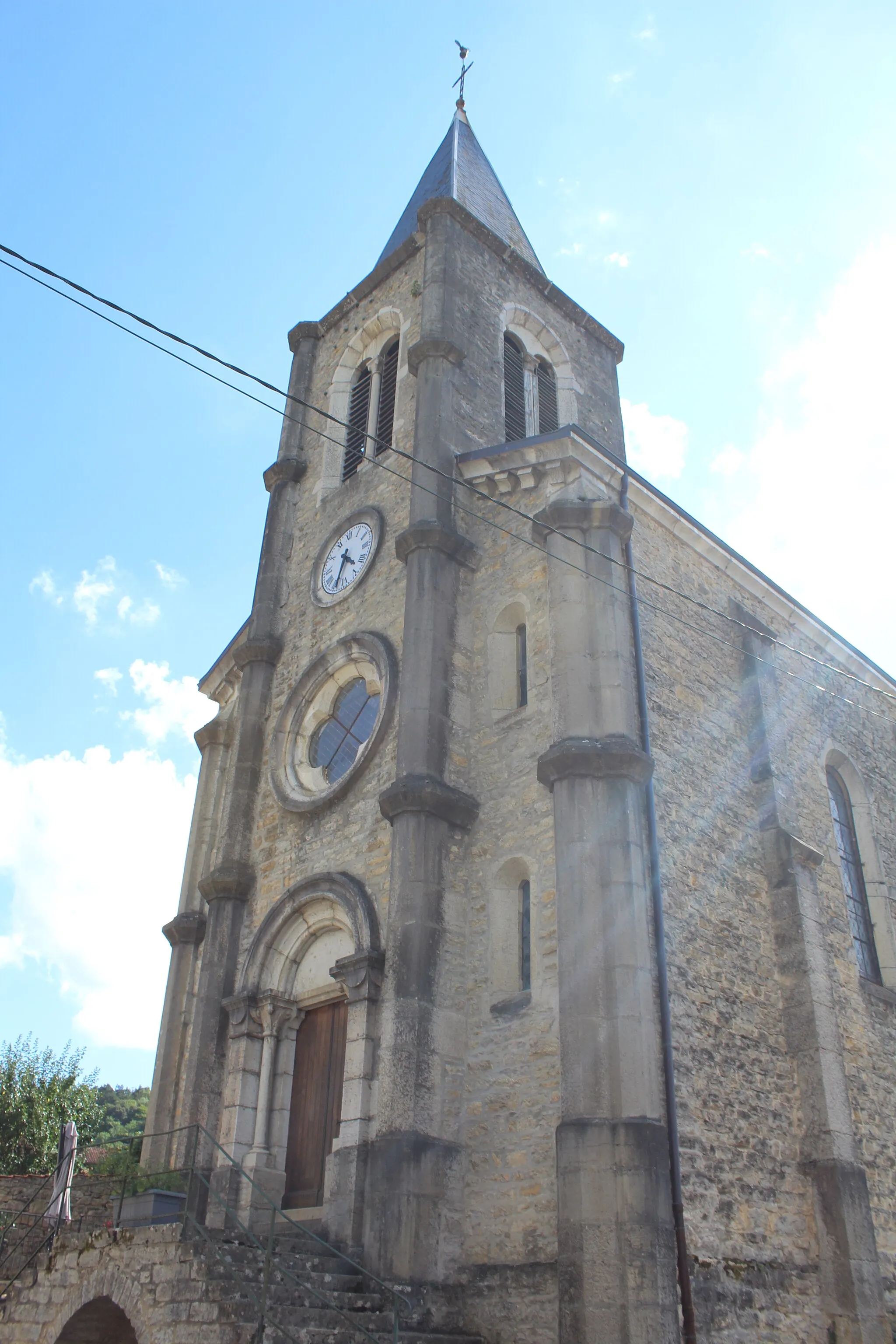 Photo showing: Église Sainte-Madeleine de L'Abergement-de-Varey.