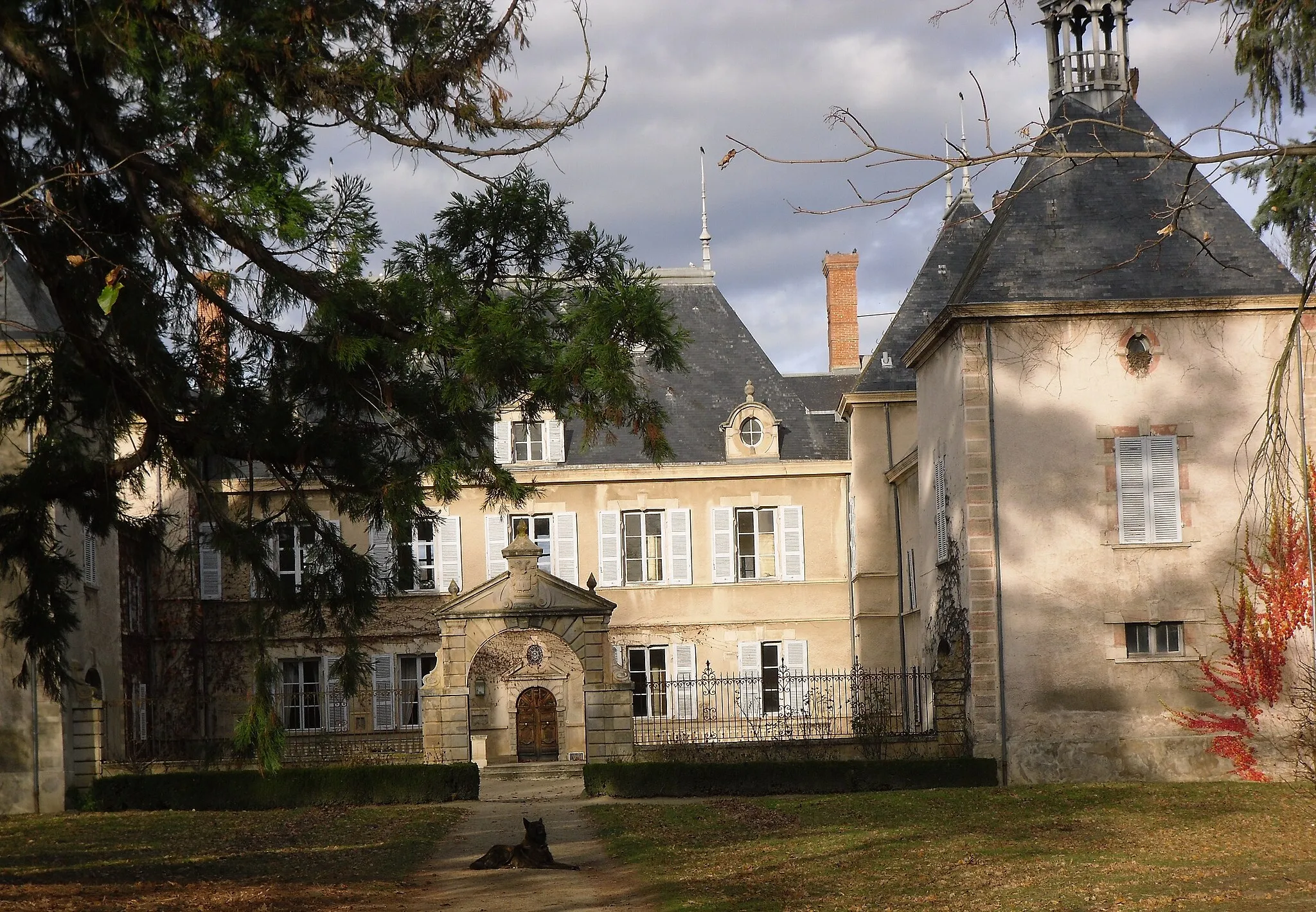 Photo showing: This building is classé au titre des monuments historiques de la France. It is indexed in the base Mérimée, a database of architectural heritage maintained by the French Ministry of Culture, under the reference PA00117444 .