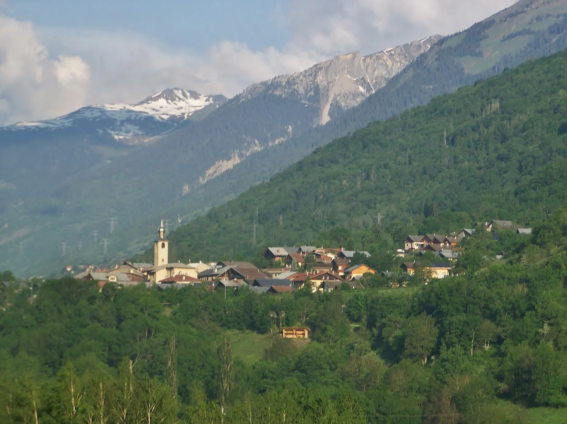 Photo showing: General sight of commune of Bellentre in Tarentaise valley, Savoie, France.