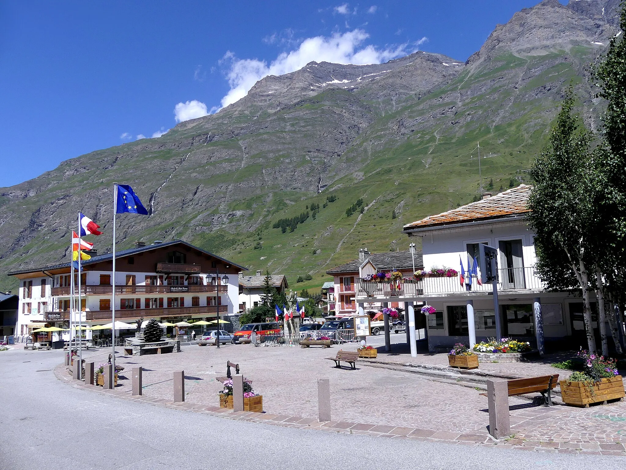 Photo showing: Sight of Bessans village centre, in Maurienne valley, Savoie, France.