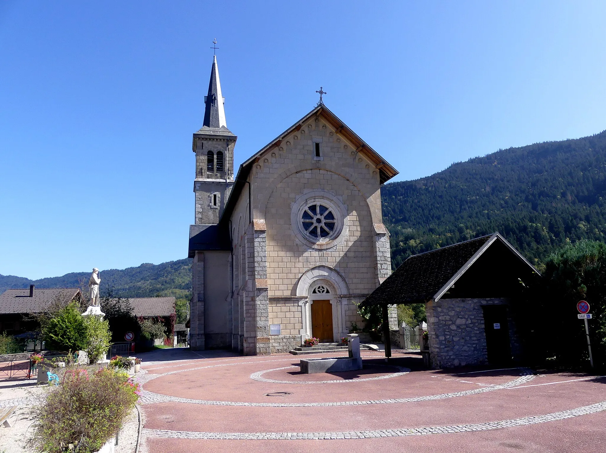 Photo showing: Sight of Sainte-Thècle church of Bourget-en-Huile, Savoie, France.