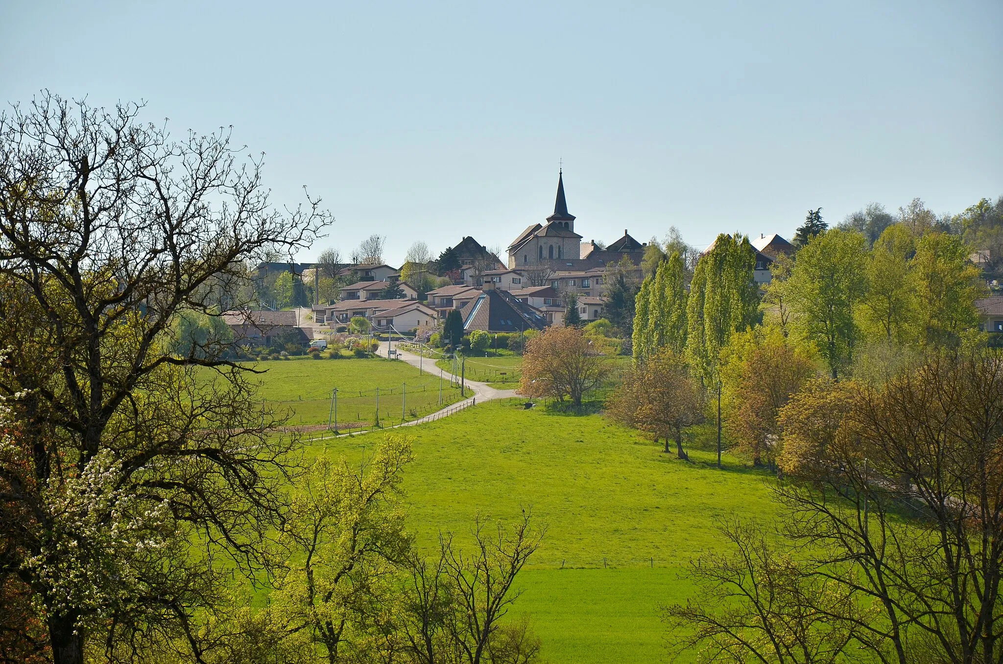 Photo showing: Vue d'ensemble du village de Dullin côté est.