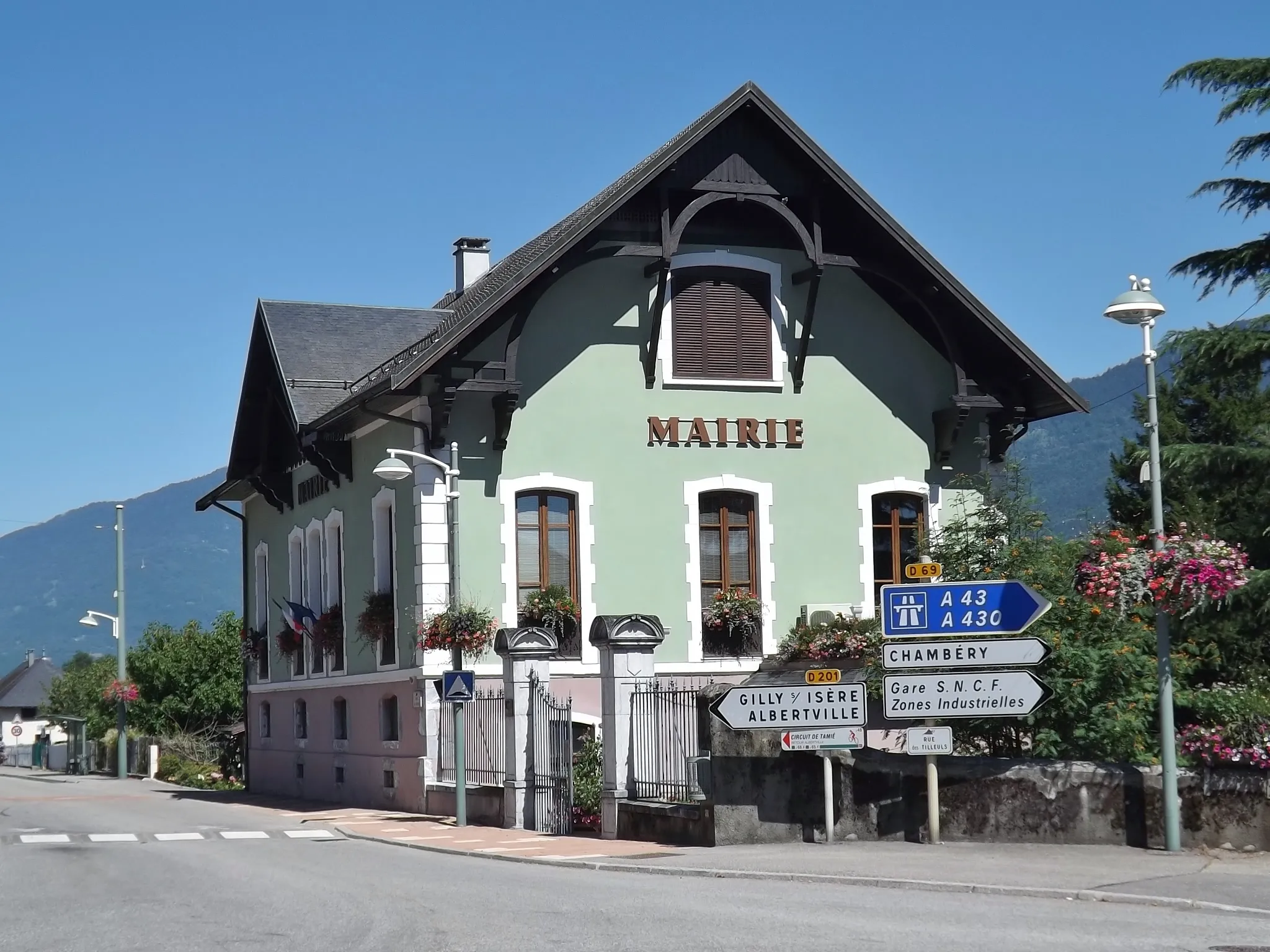 Photo showing: Sight of the French commune of Frontenex city hall, between Chambéry and Albertville in Savoie.