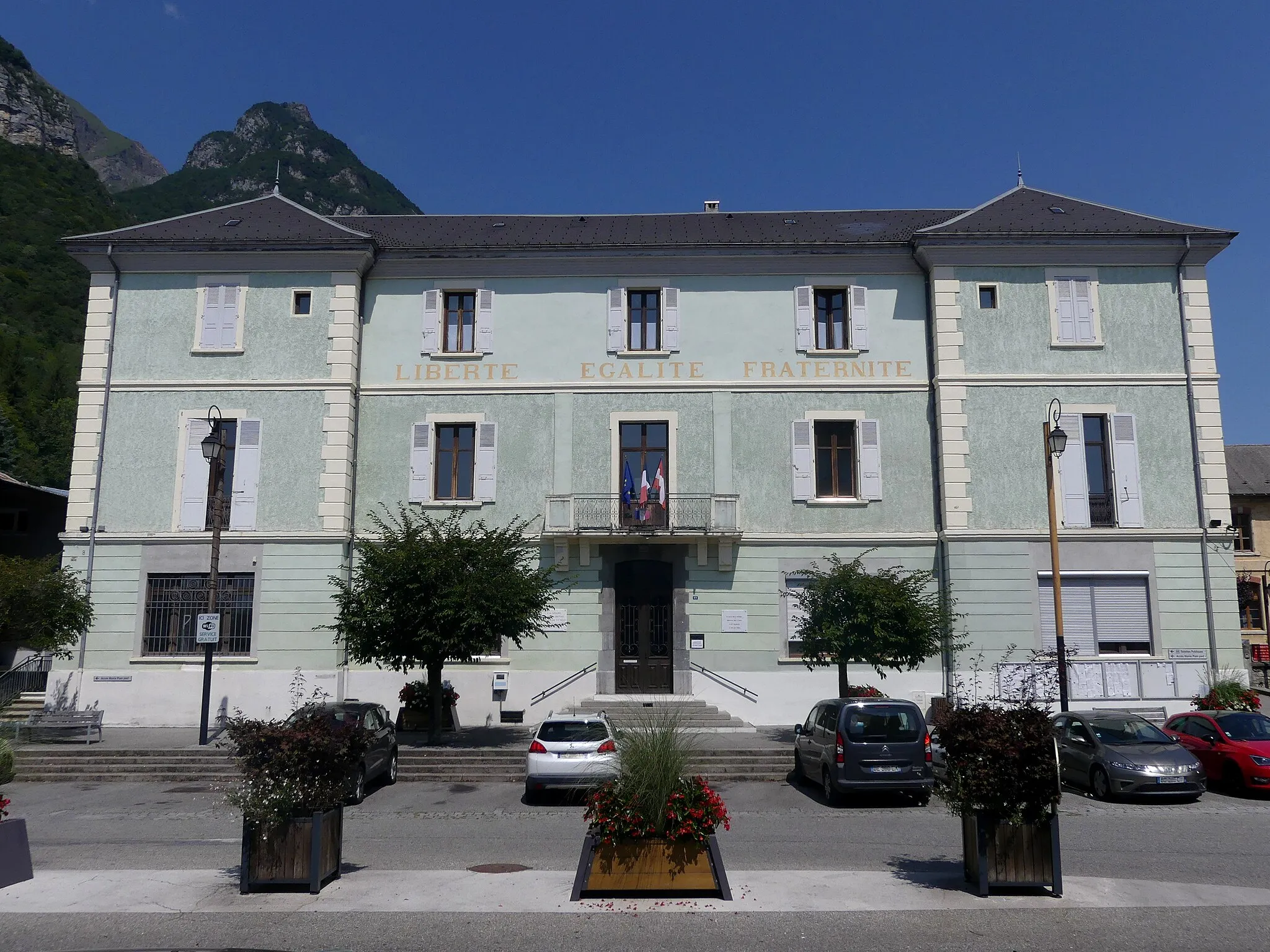 Photo showing: Sight of the town hall of Grésy-sur-Isère, Savoie, France.