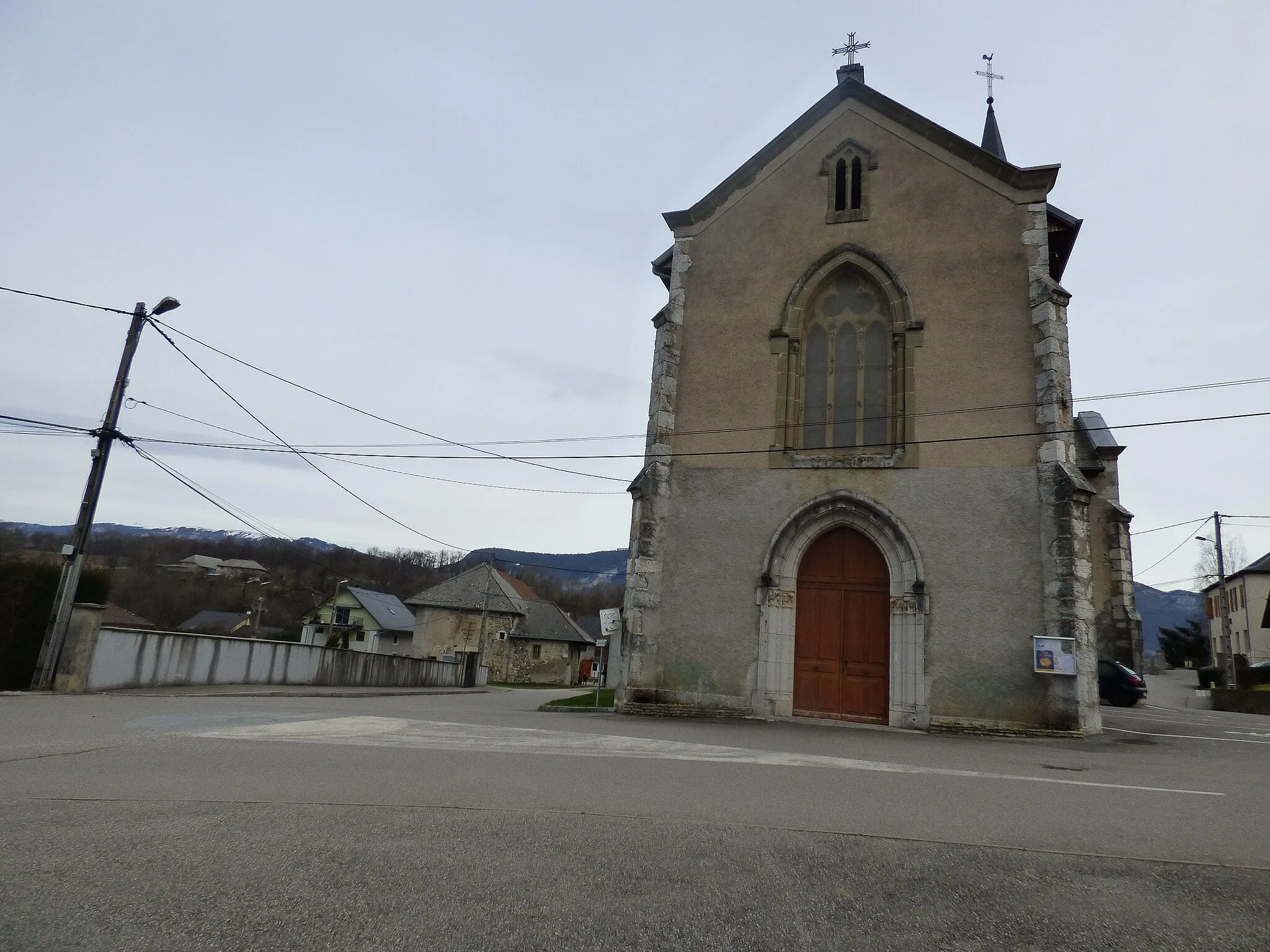 Photo showing: Sight of La Biolle village centre and church, in Savoie, France.